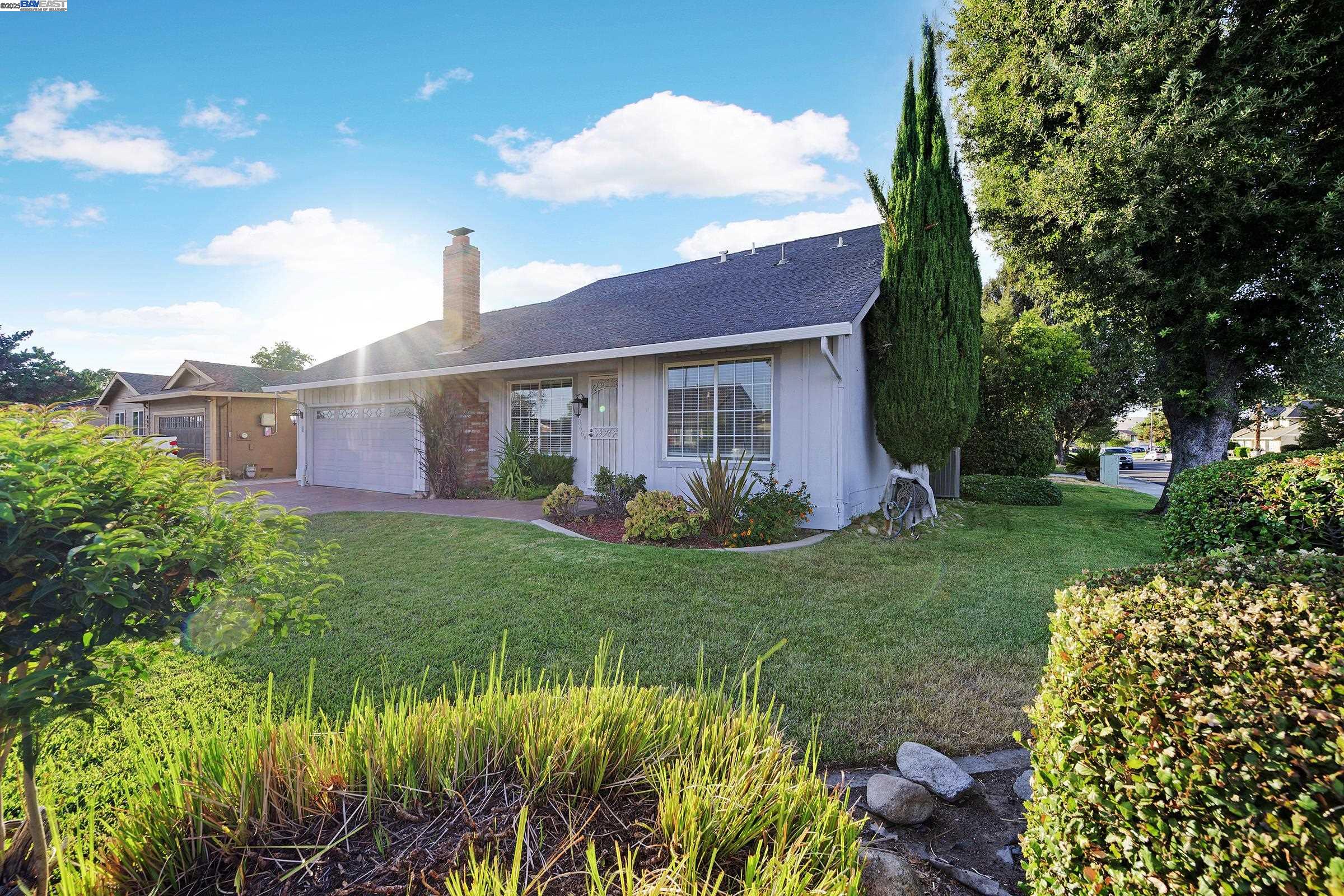 866 Cortland Way