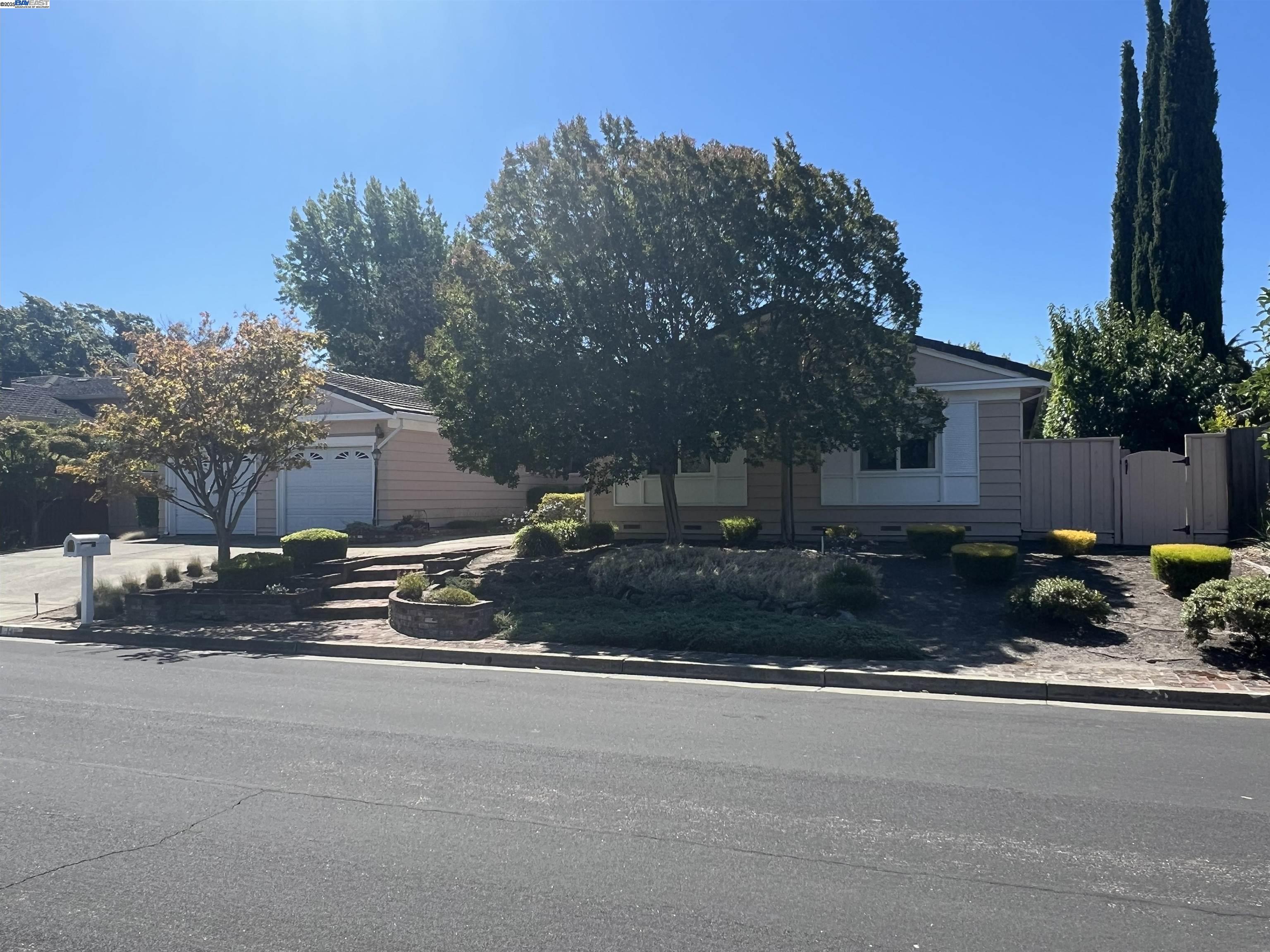 112 Waterman Cir