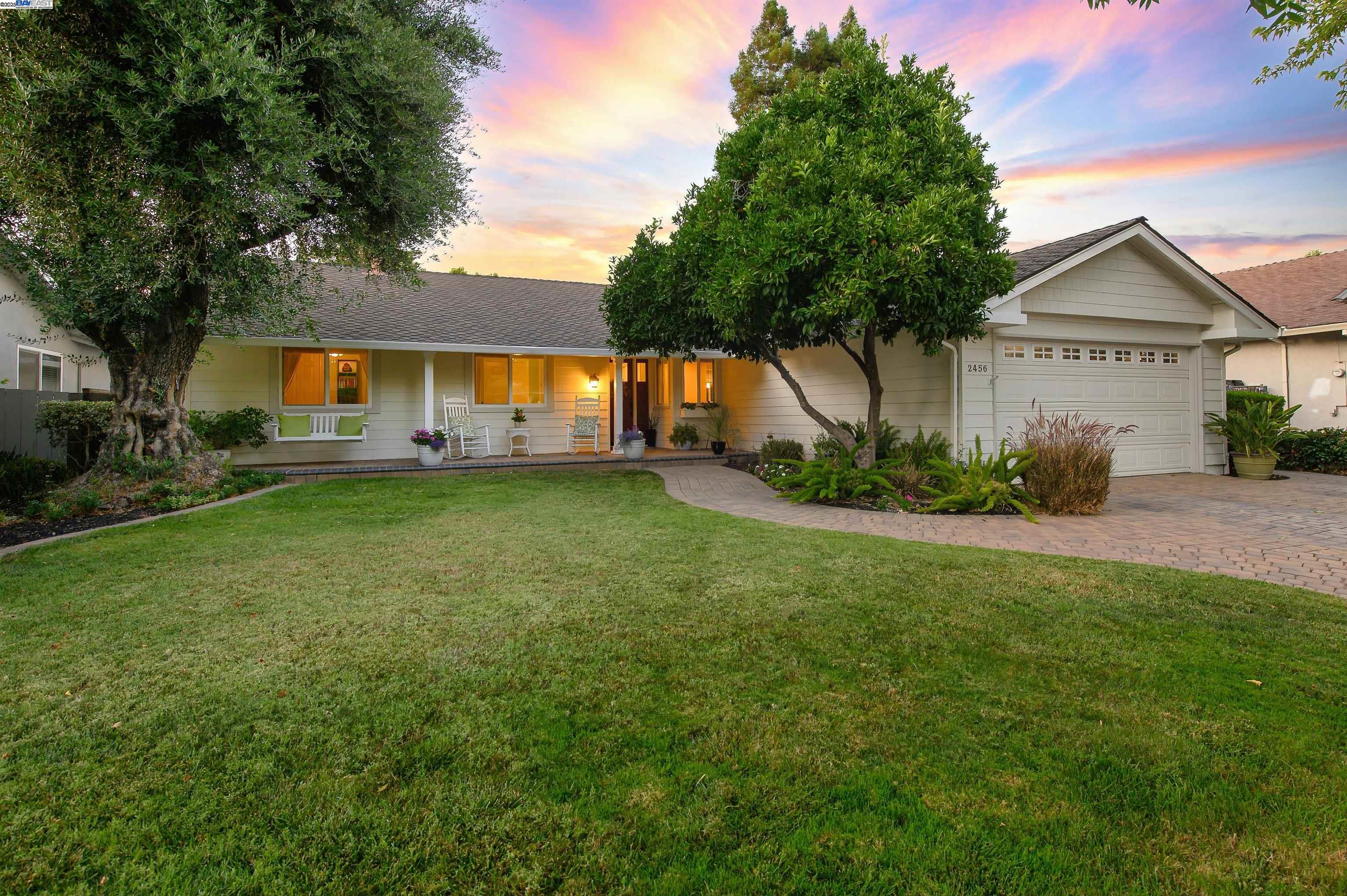 2456 Crestline Rd