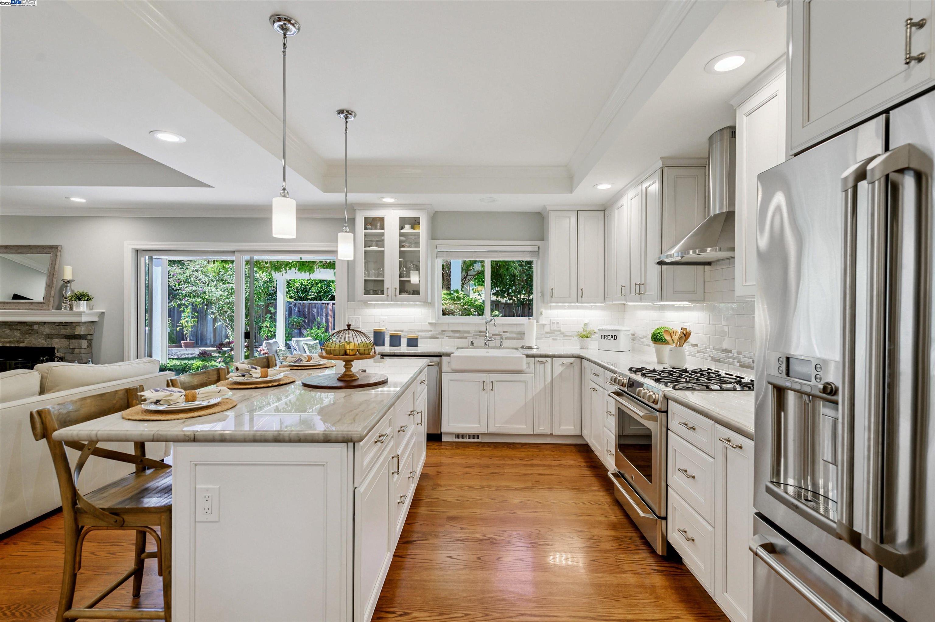 2456 Crestline Rd