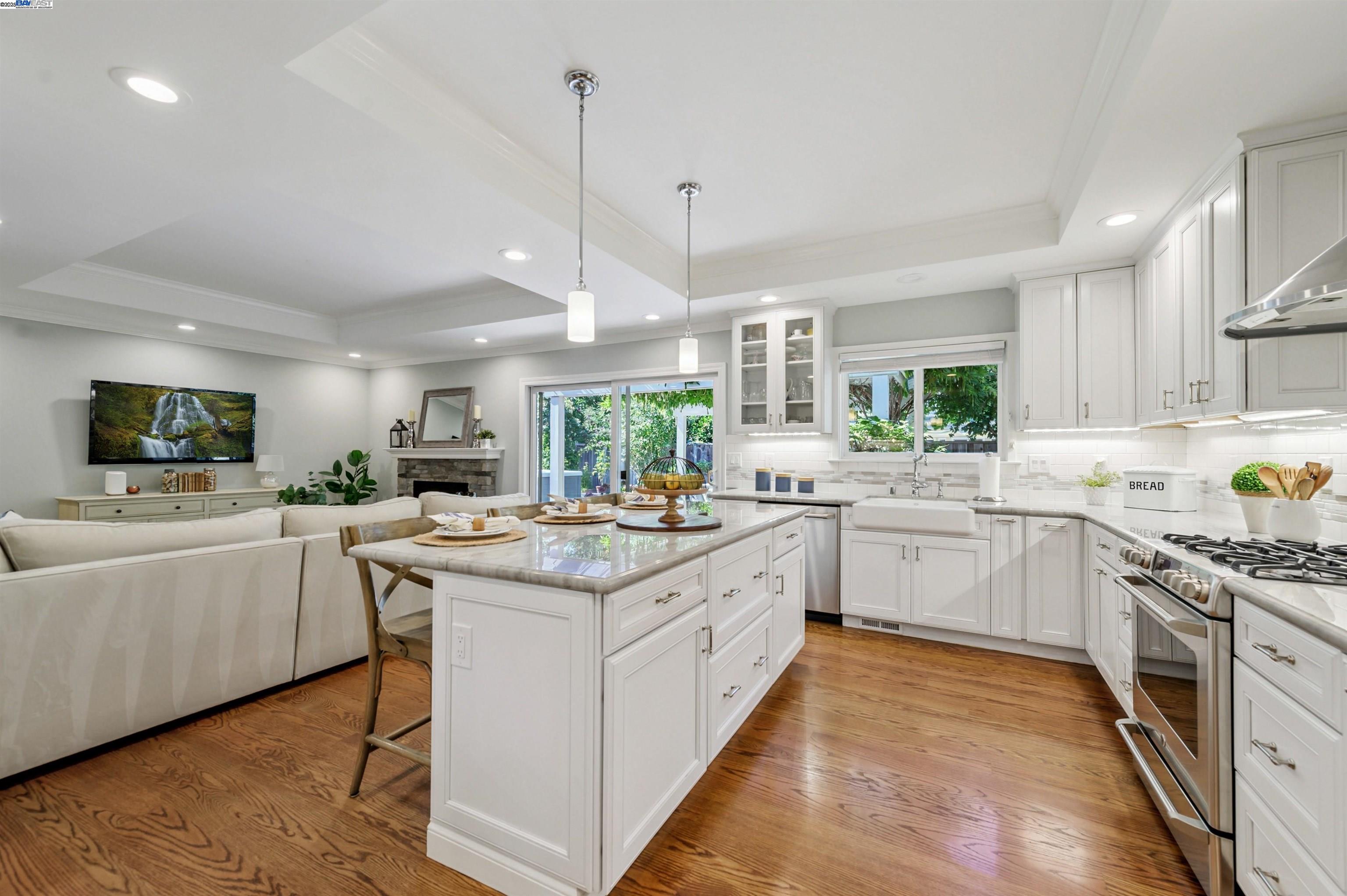 2456 Crestline Rd