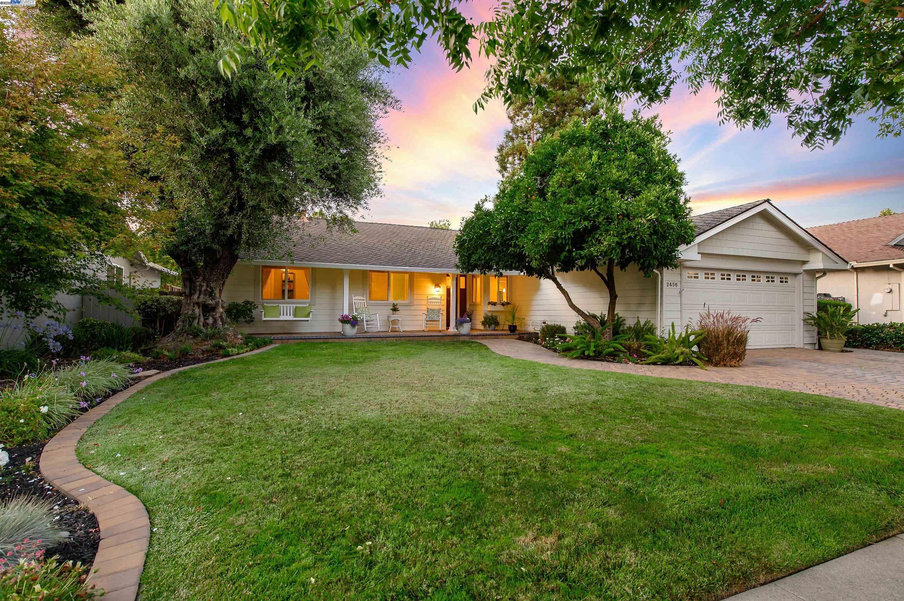 2456 Crestline Rd