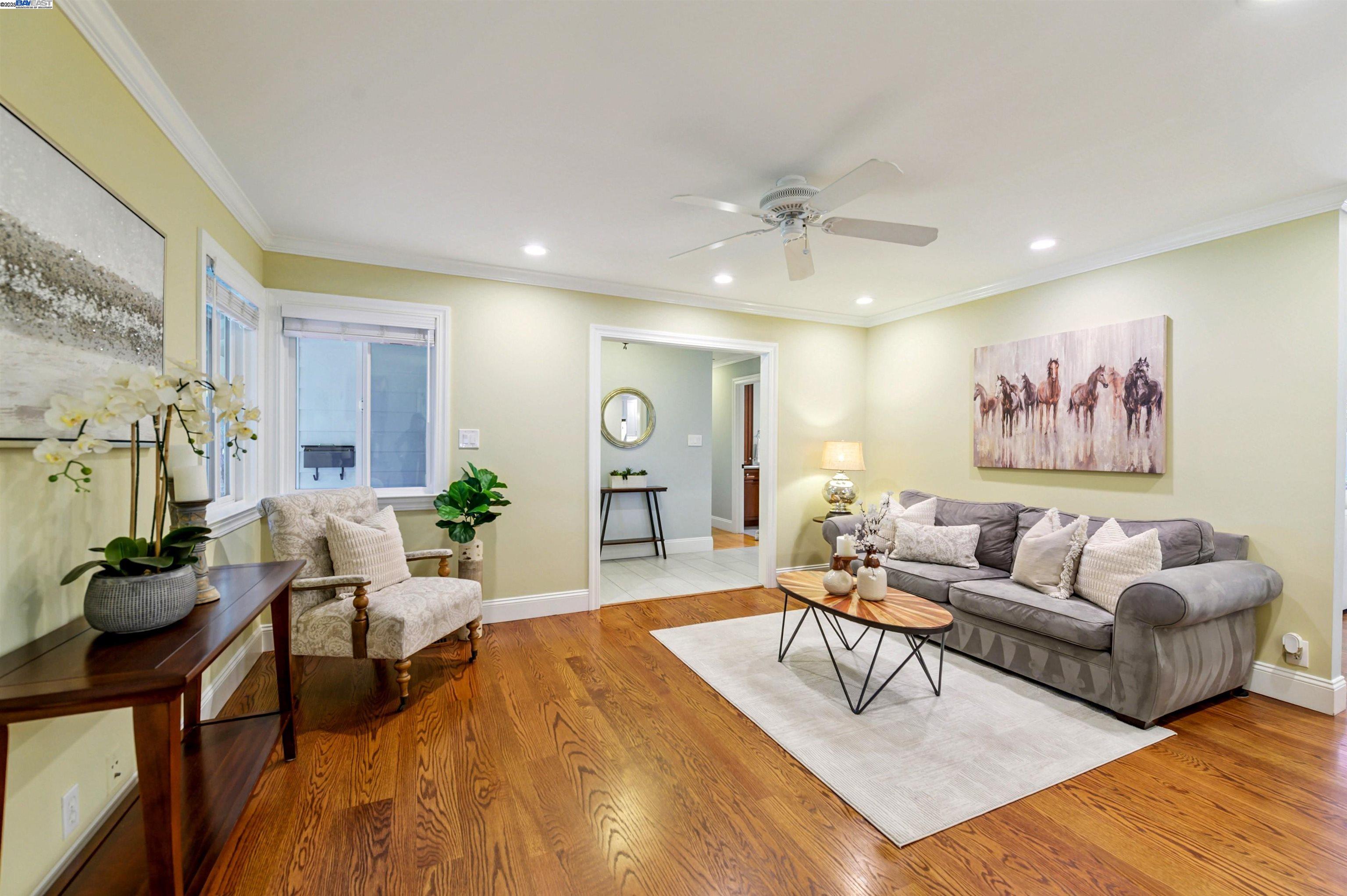 2456 Crestline Rd