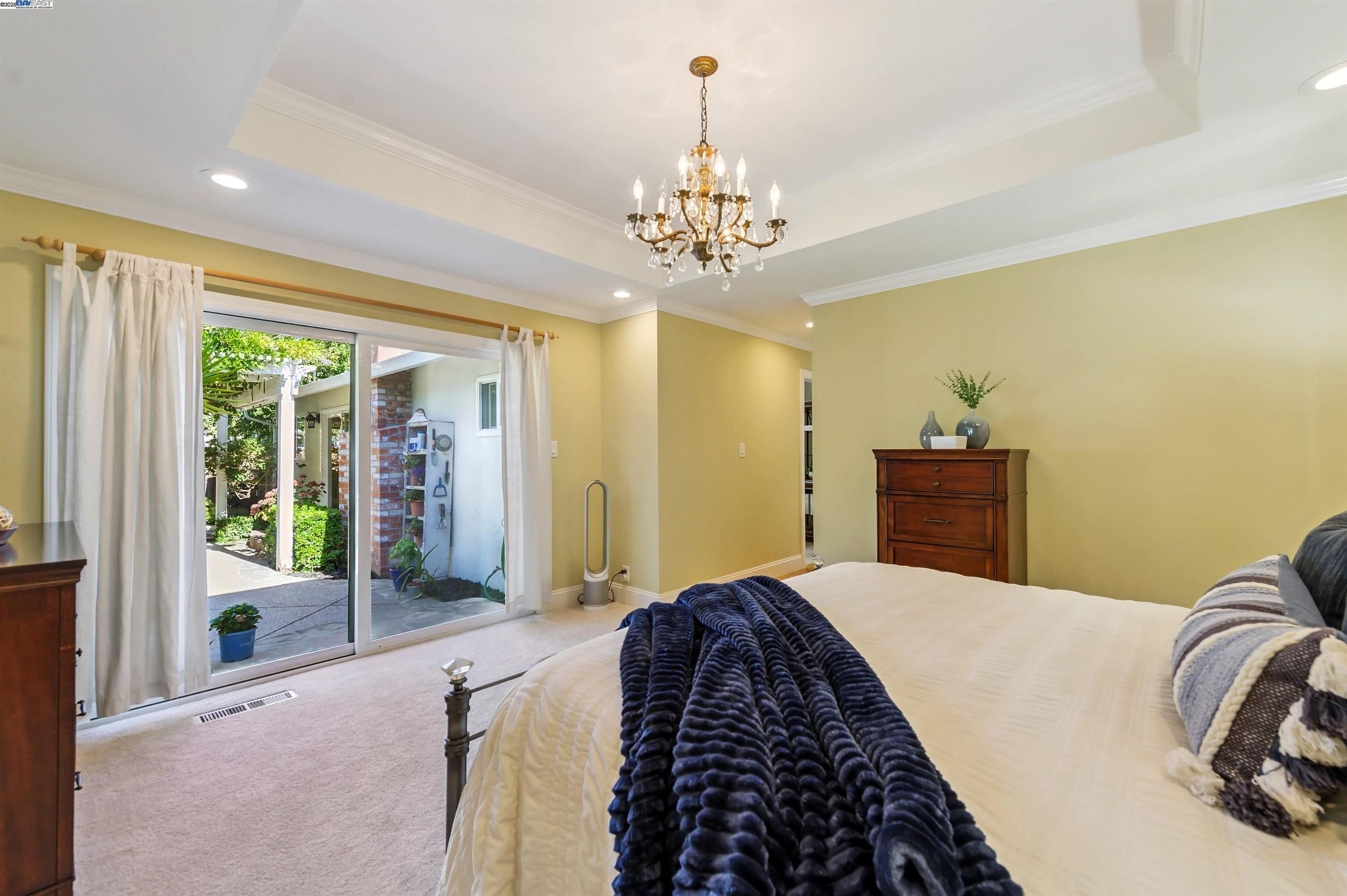 2456 Crestline Rd