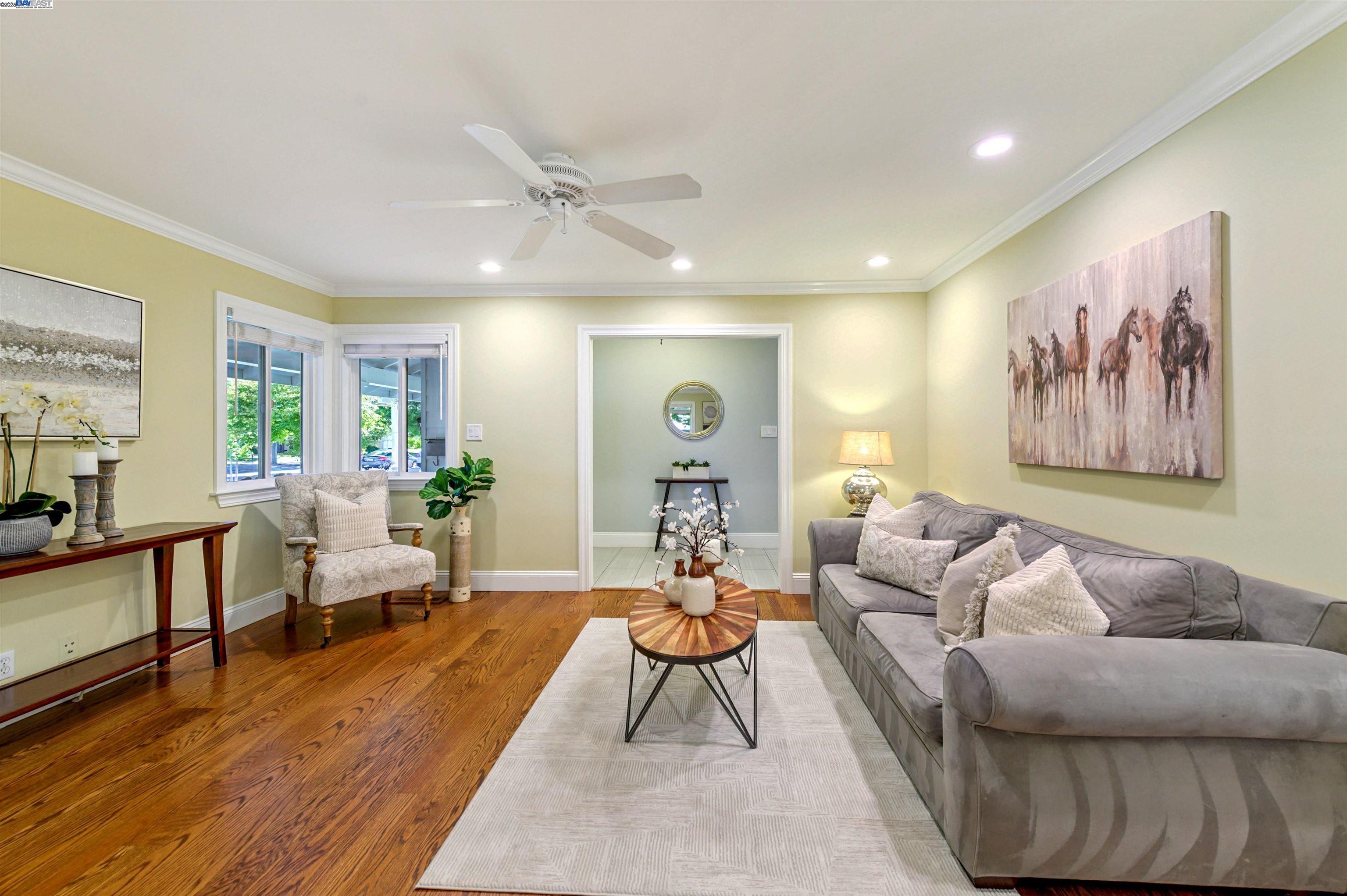 2456 Crestline Rd