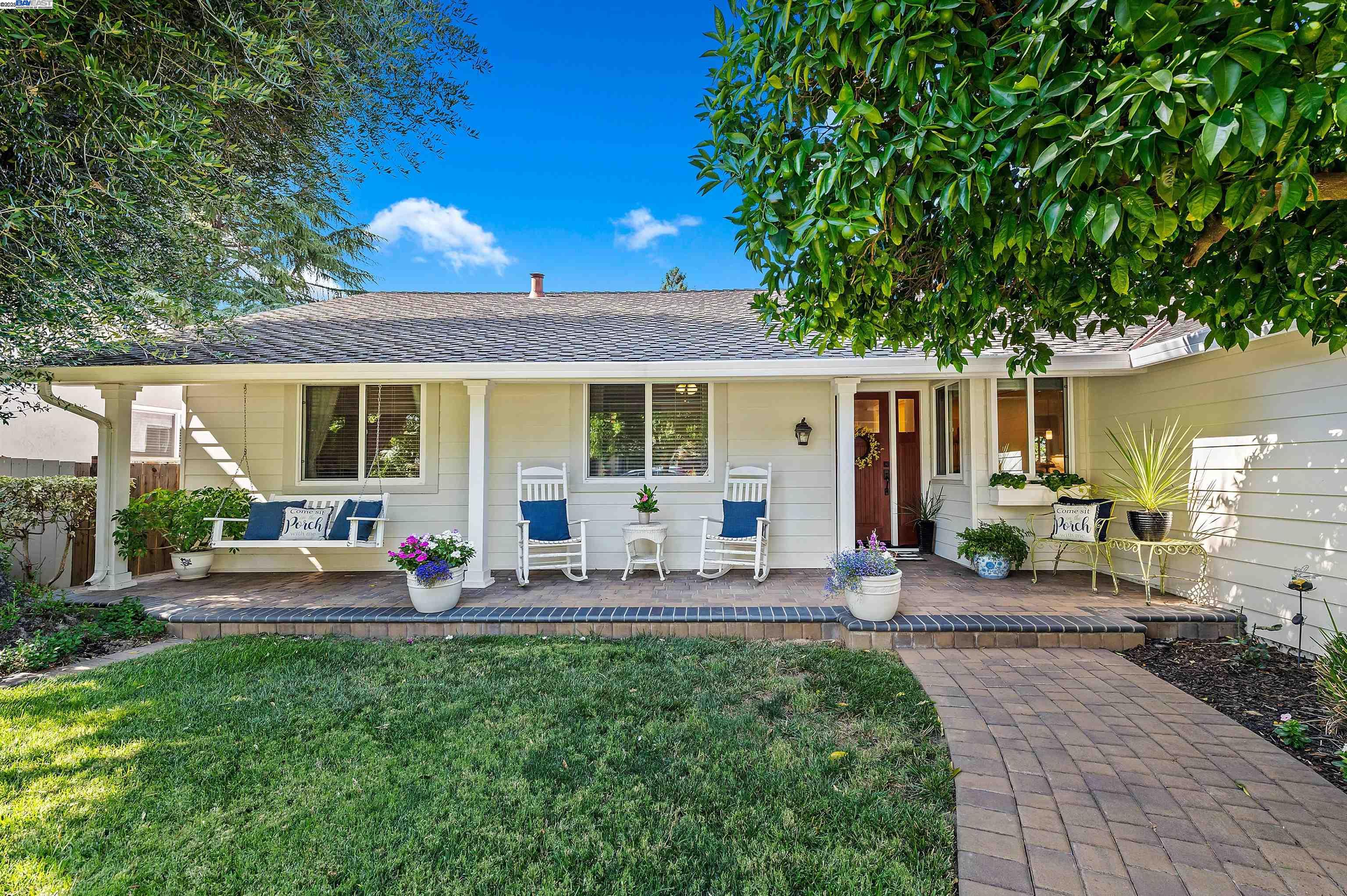 2456 Crestline Rd