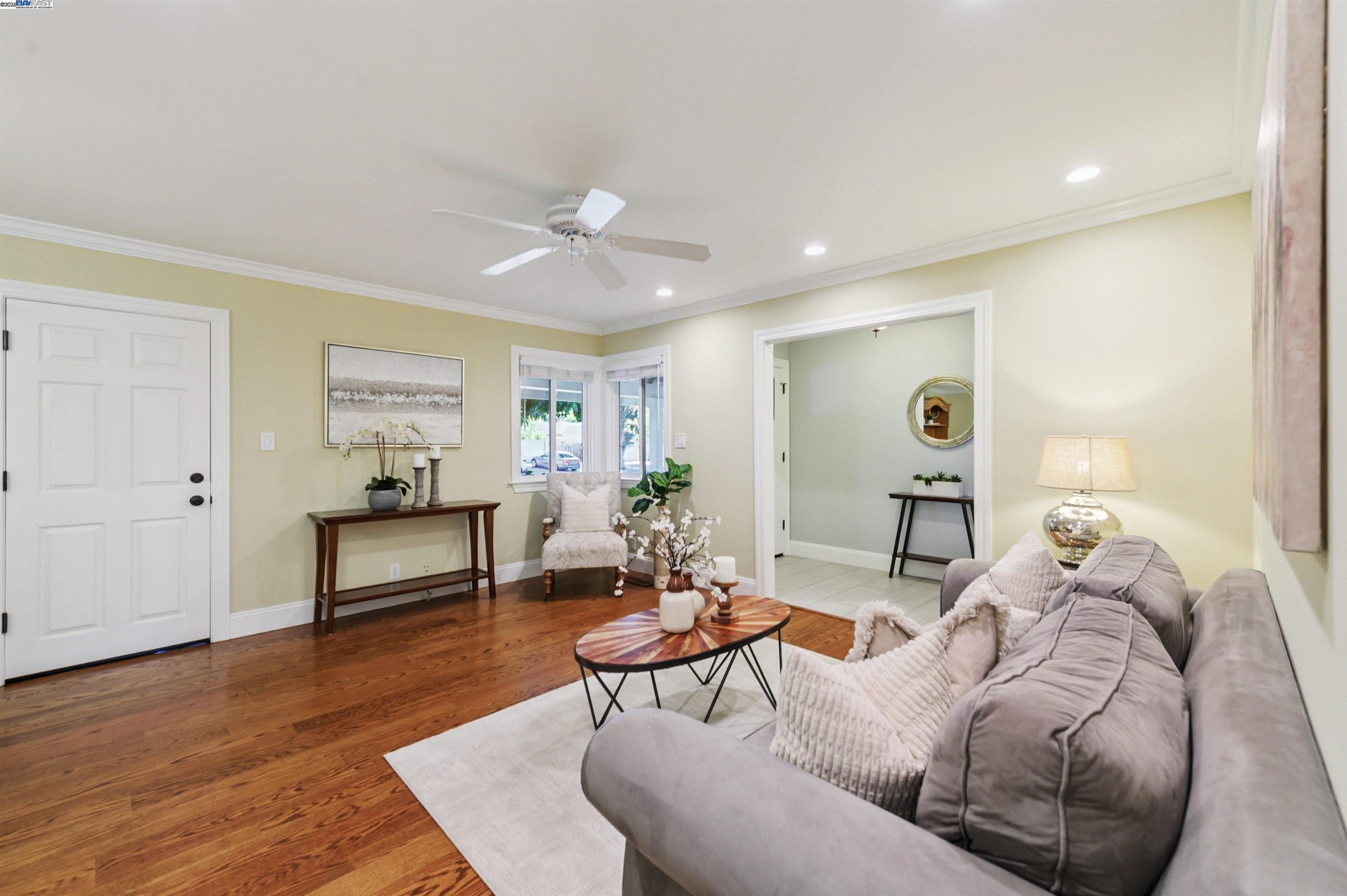 2456 Crestline Rd