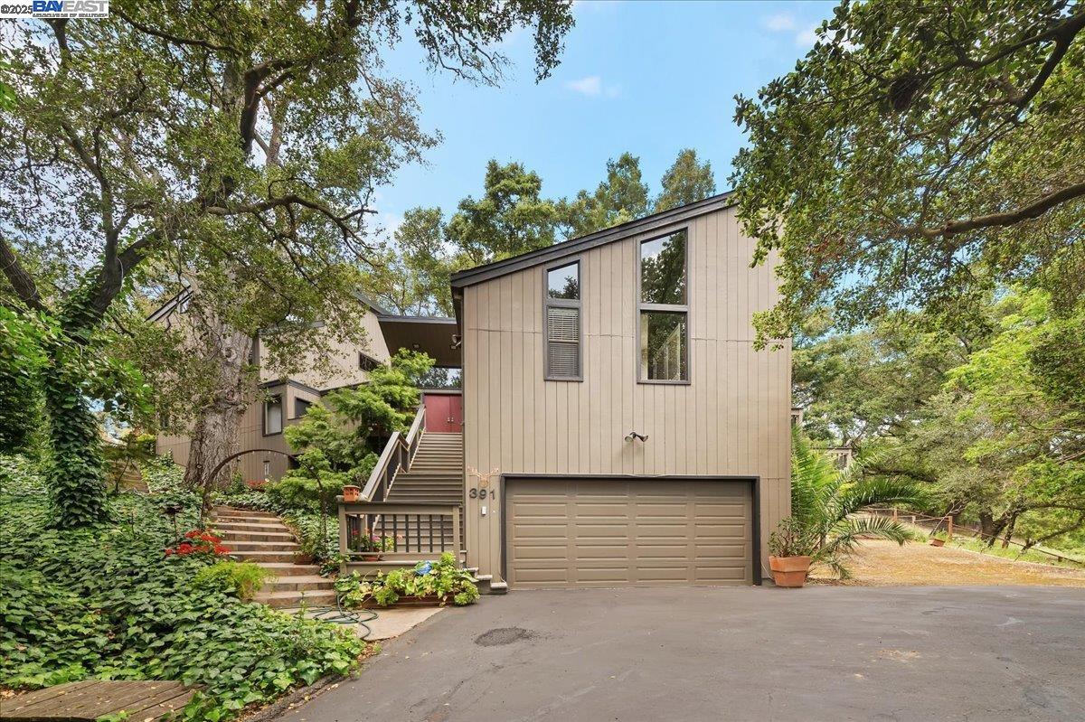 391 Oak Ln