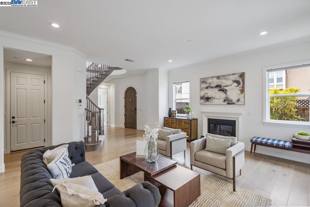 301 Arrowleaf St