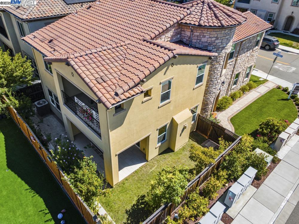 301 Arrowleaf St