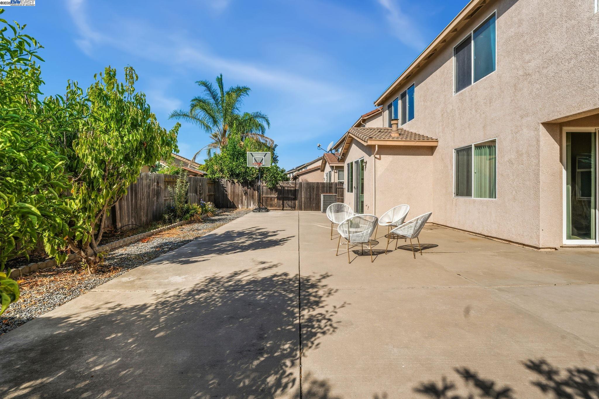 5212 Namath Cir