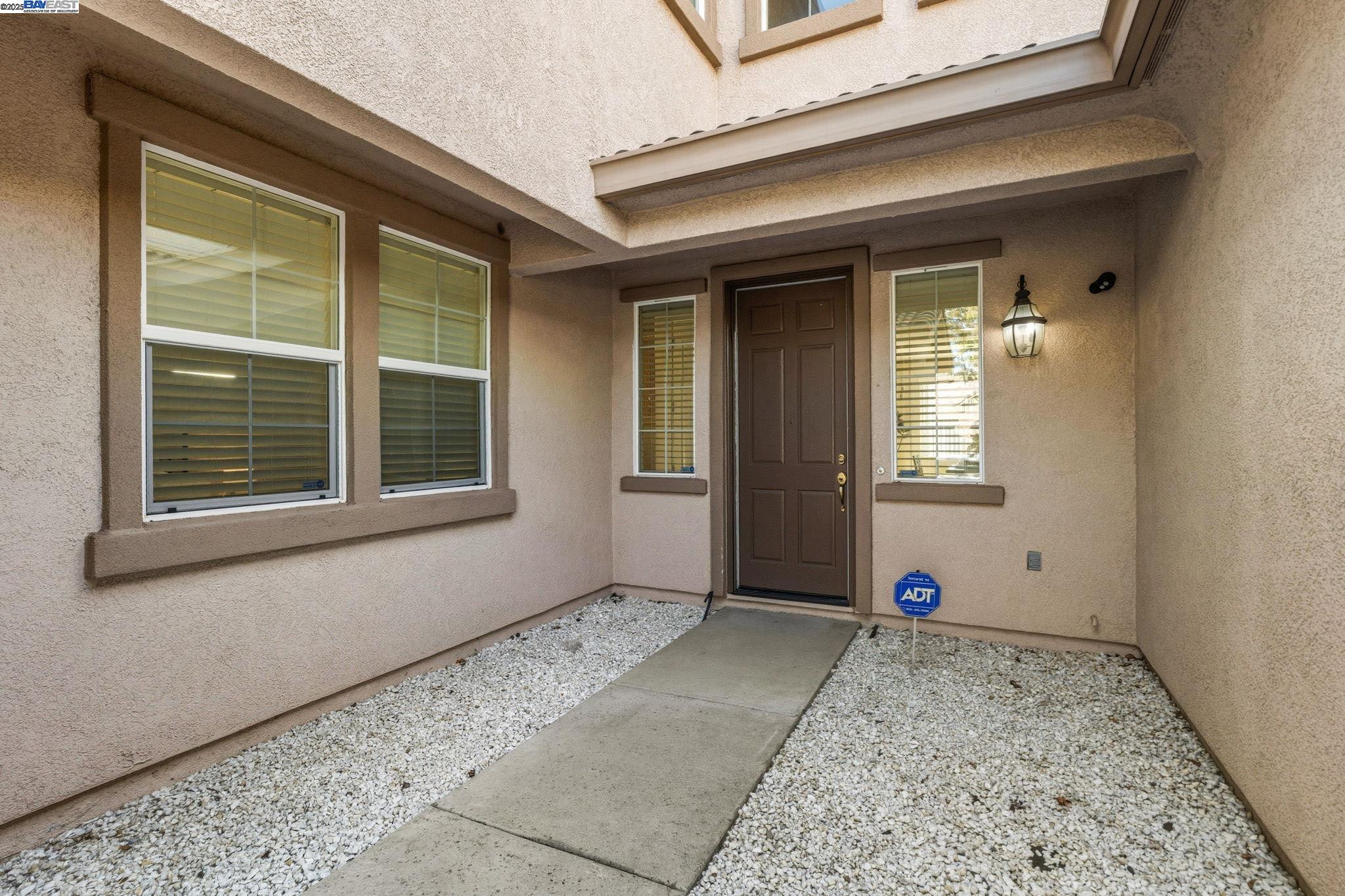 5212 Namath Cir