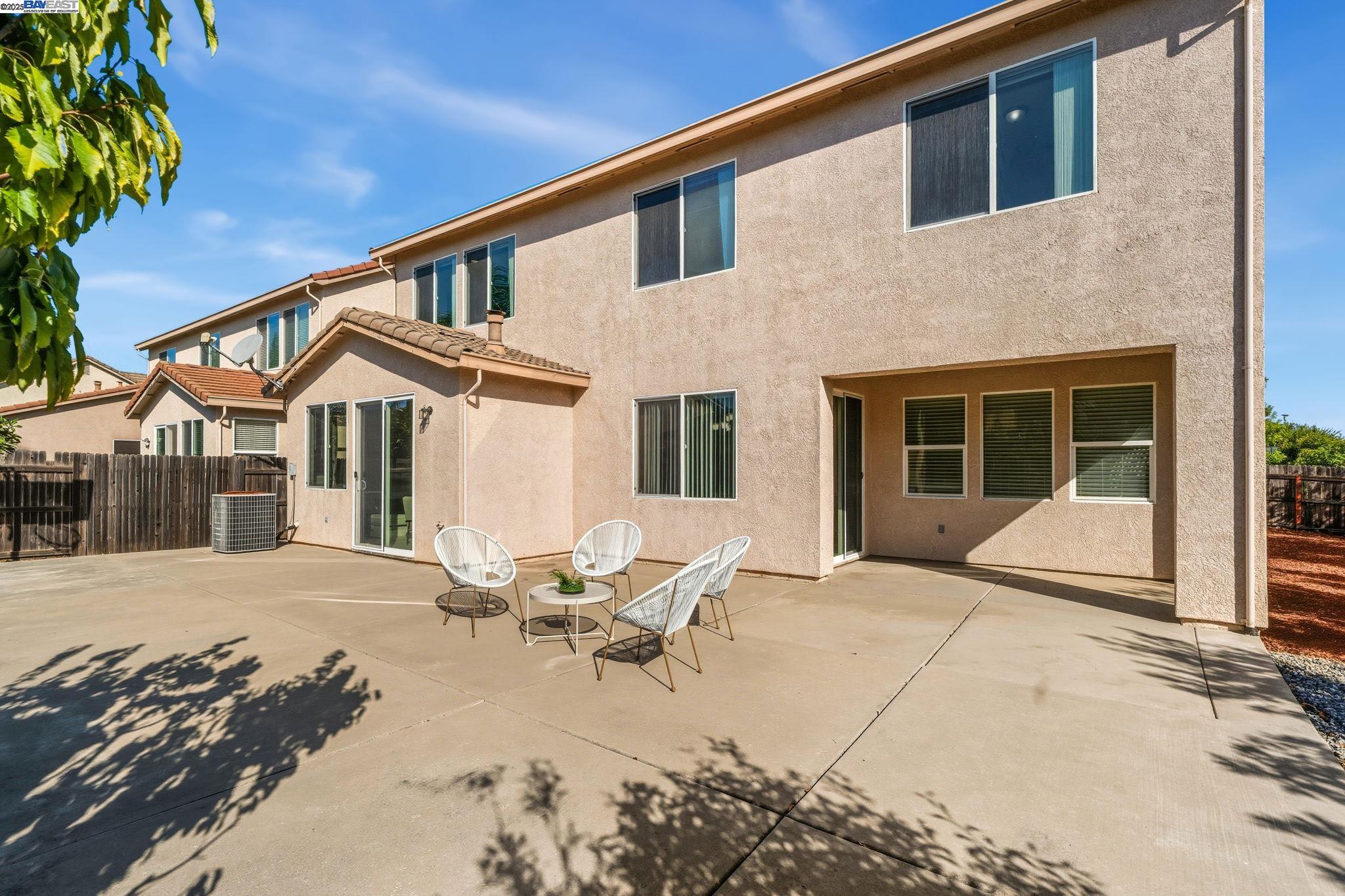 5212 Namath Cir