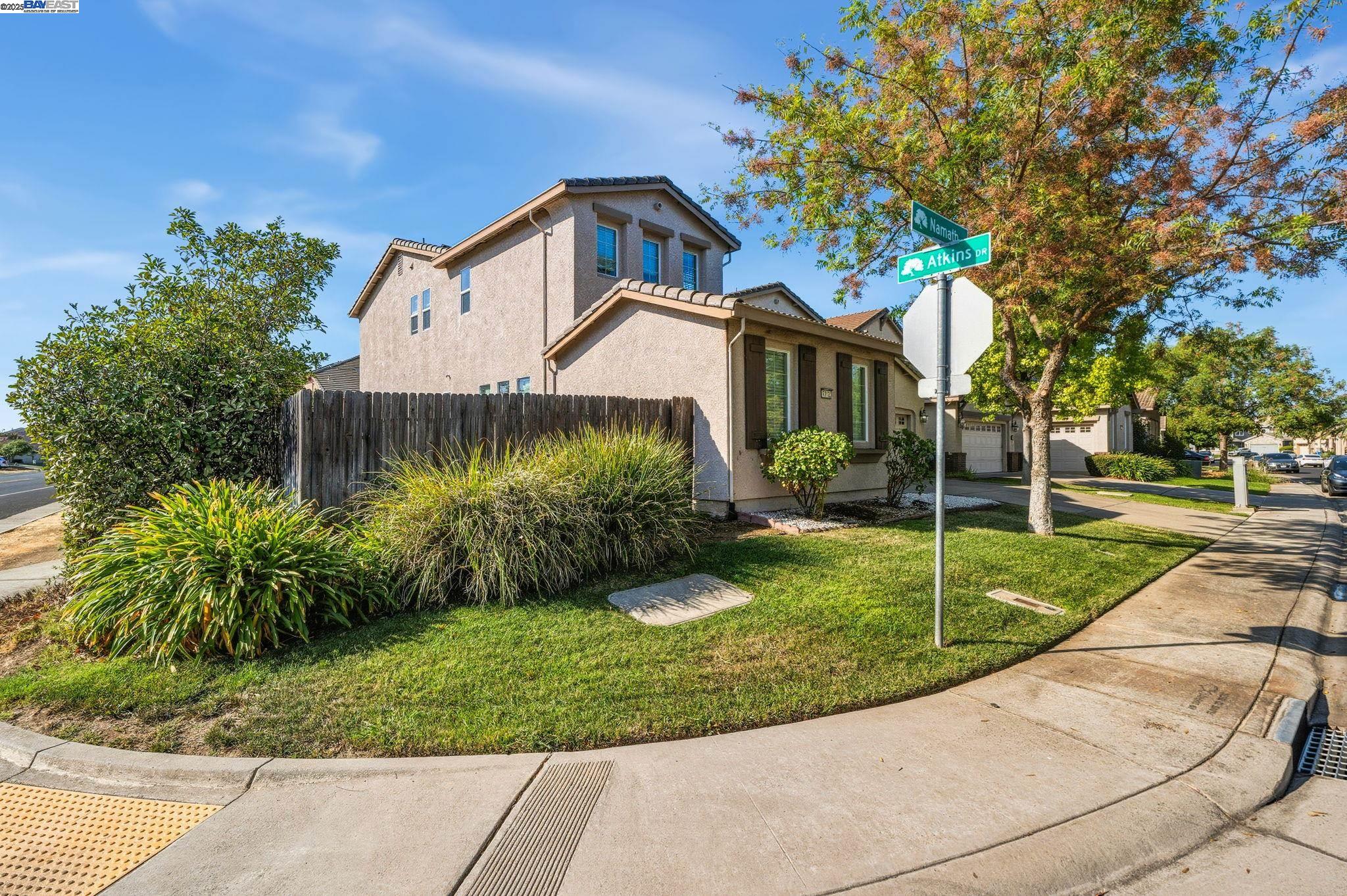 5212 Namath Cir