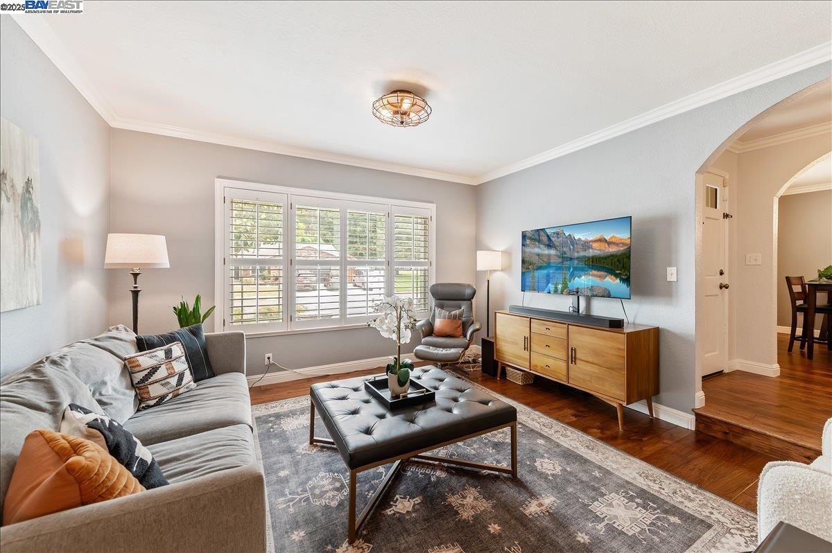 2474 Tanager Dr