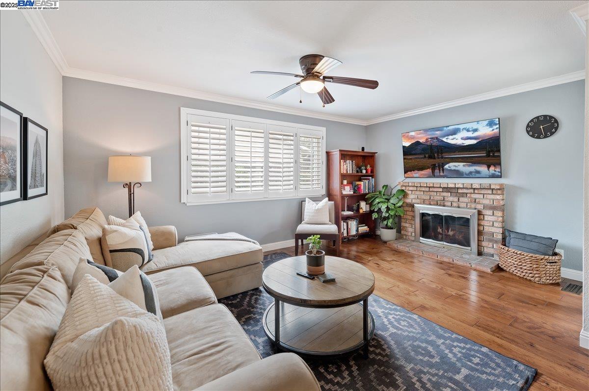 2474 Tanager Dr