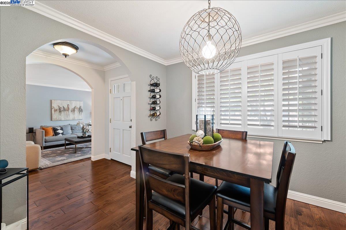 2474 Tanager Dr