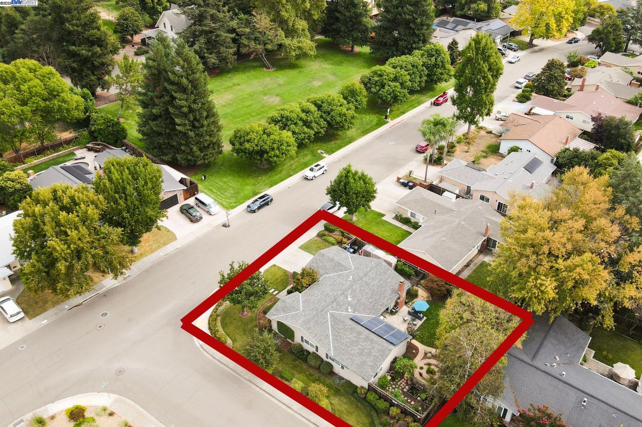 2474 Tanager Dr