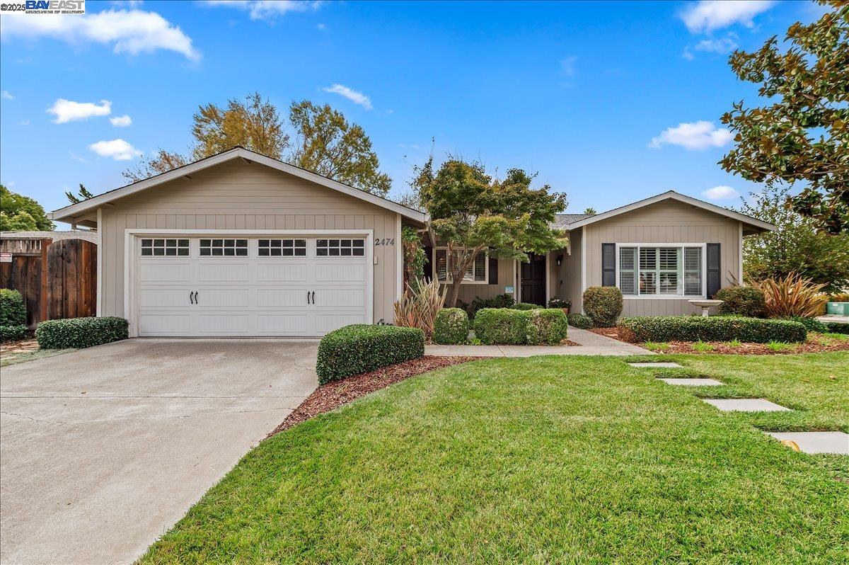 2474 Tanager Dr