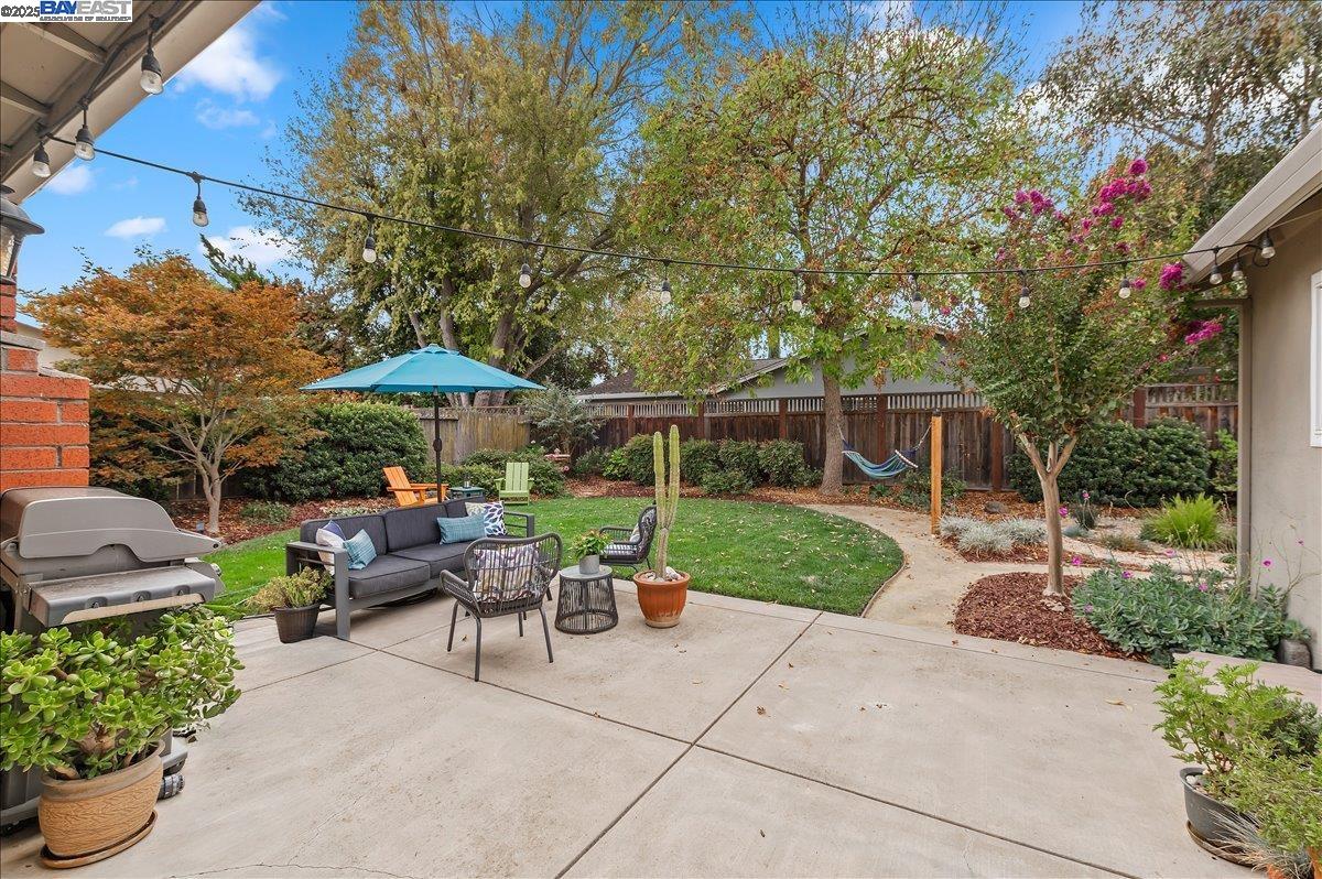 2474 Tanager Dr
