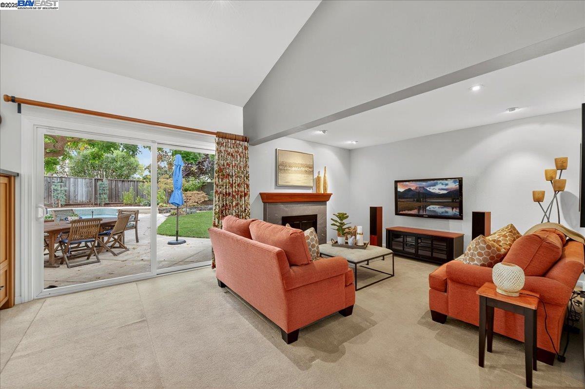 1253 Ridgewood Rd