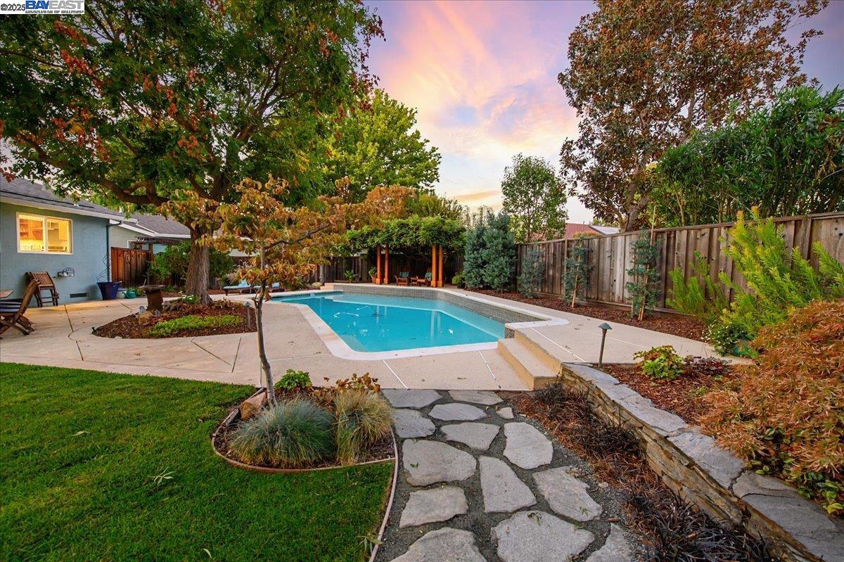 1253 Ridgewood Rd