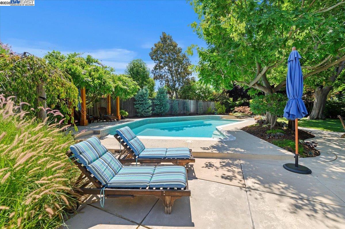 1253 Ridgewood Rd