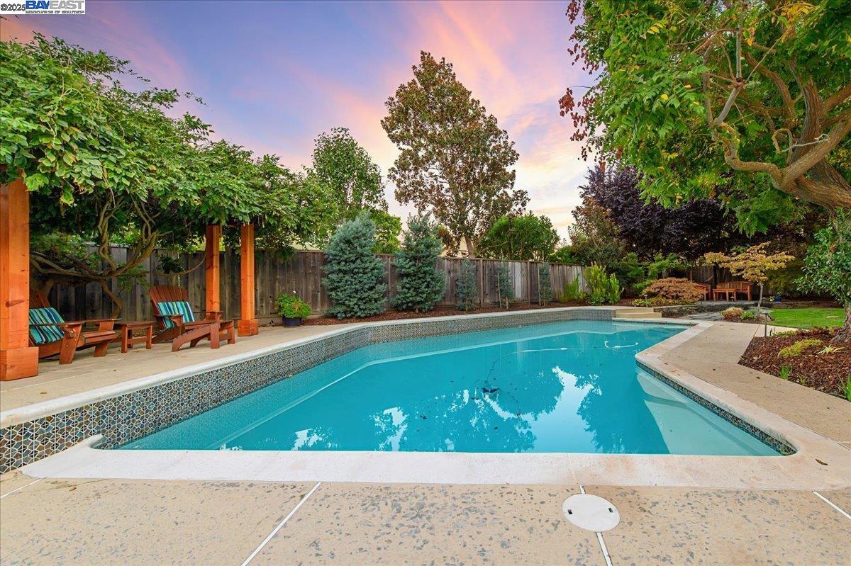 1253 Ridgewood Rd