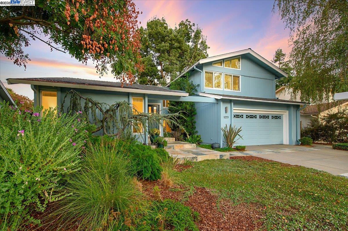 1253 Ridgewood Rd