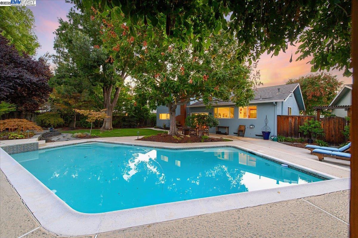 1253 Ridgewood Rd