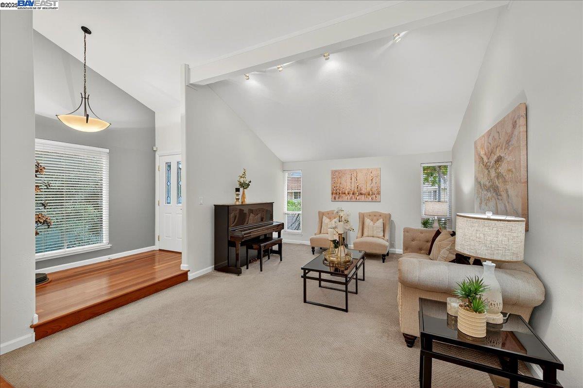 1253 Ridgewood Rd