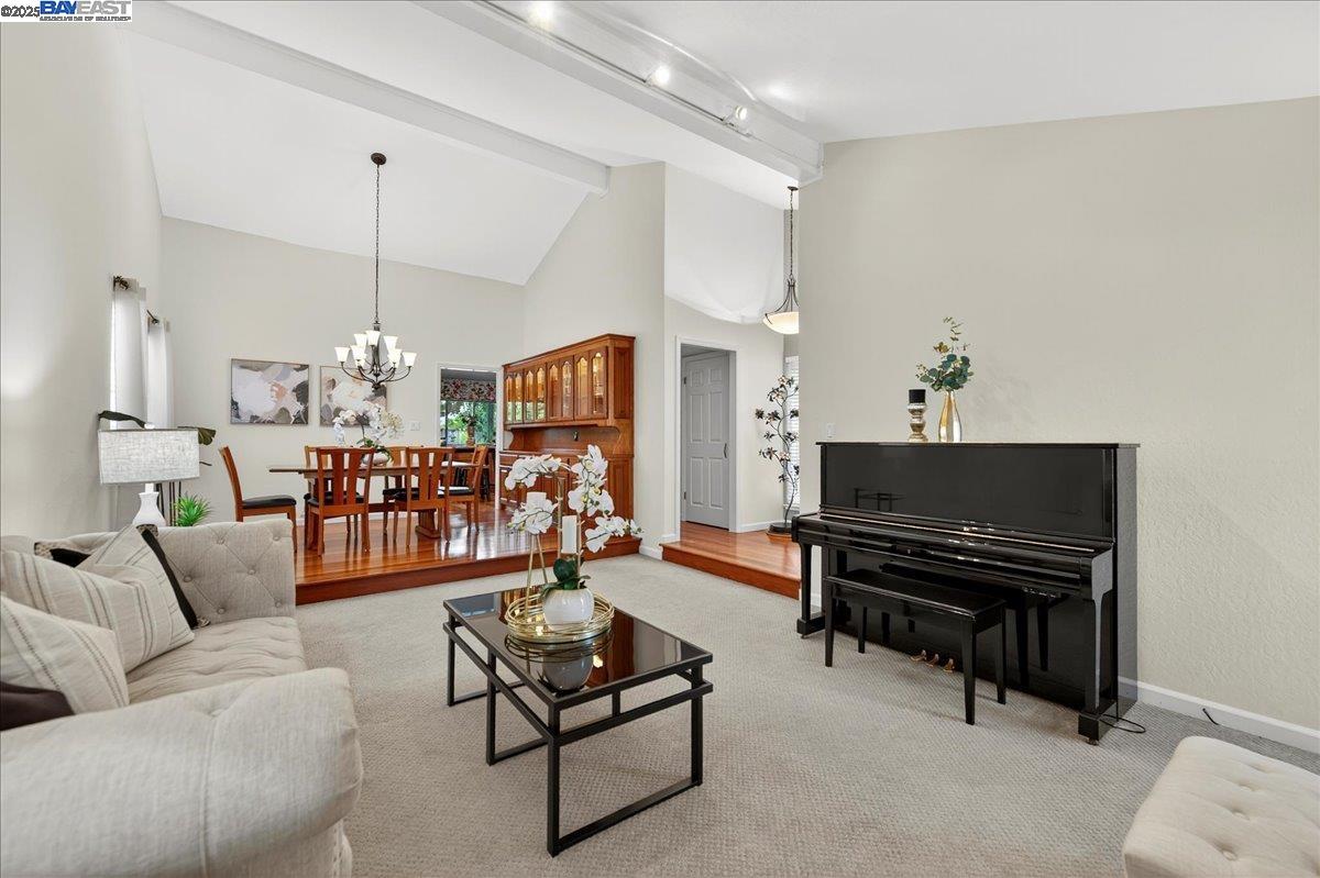 1253 Ridgewood Rd
