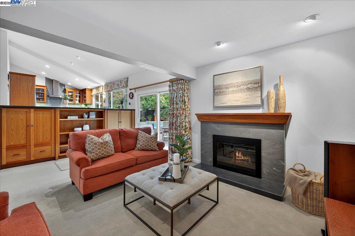 1253 Ridgewood Rd