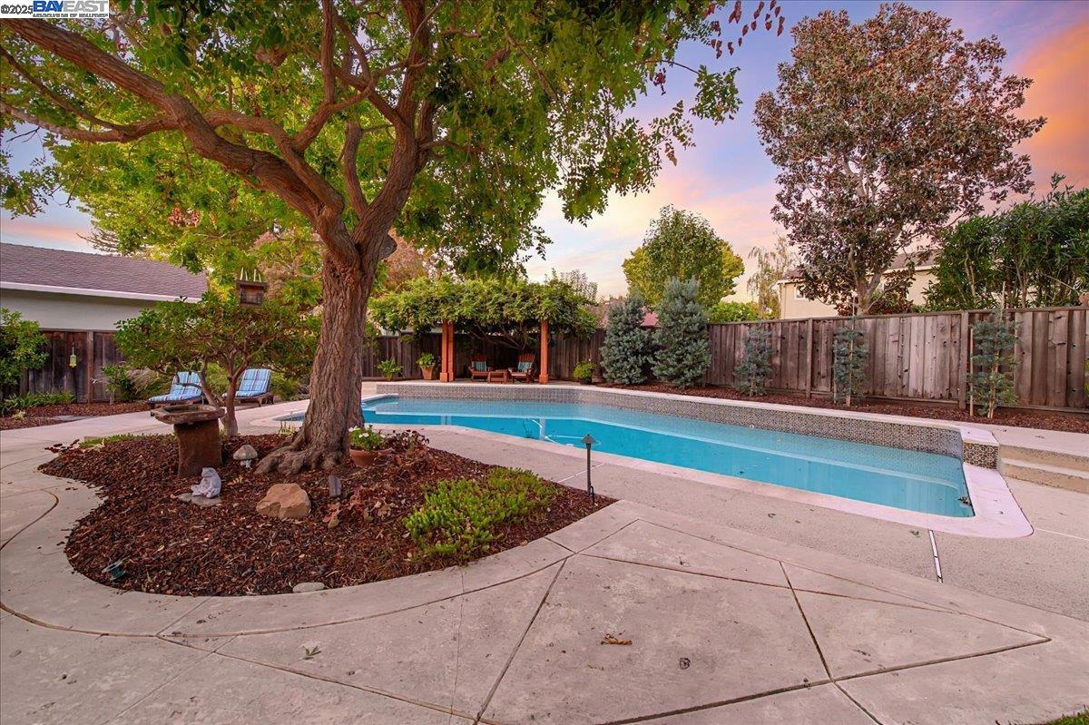 1253 Ridgewood Rd