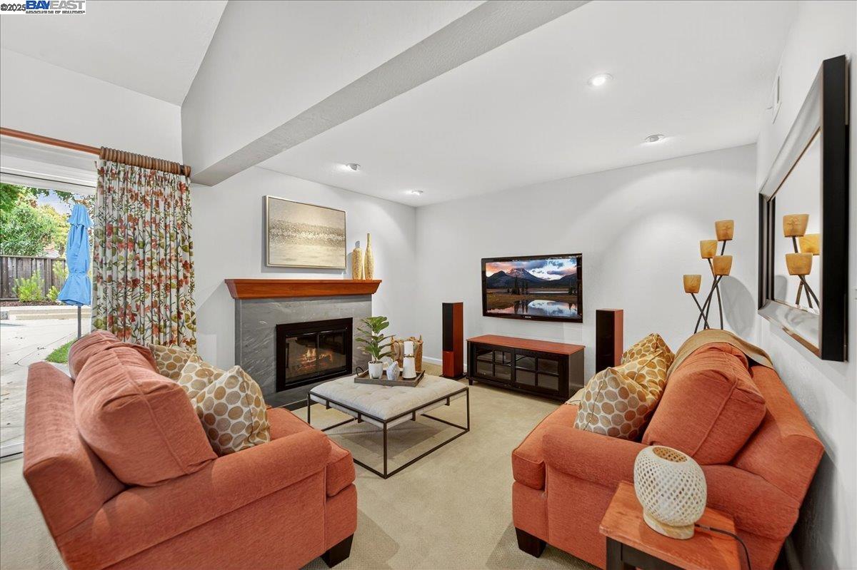 1253 Ridgewood Rd