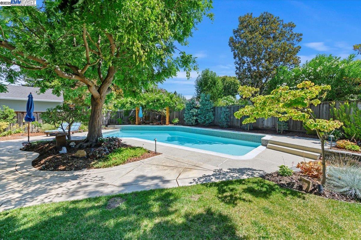 1253 Ridgewood Rd
