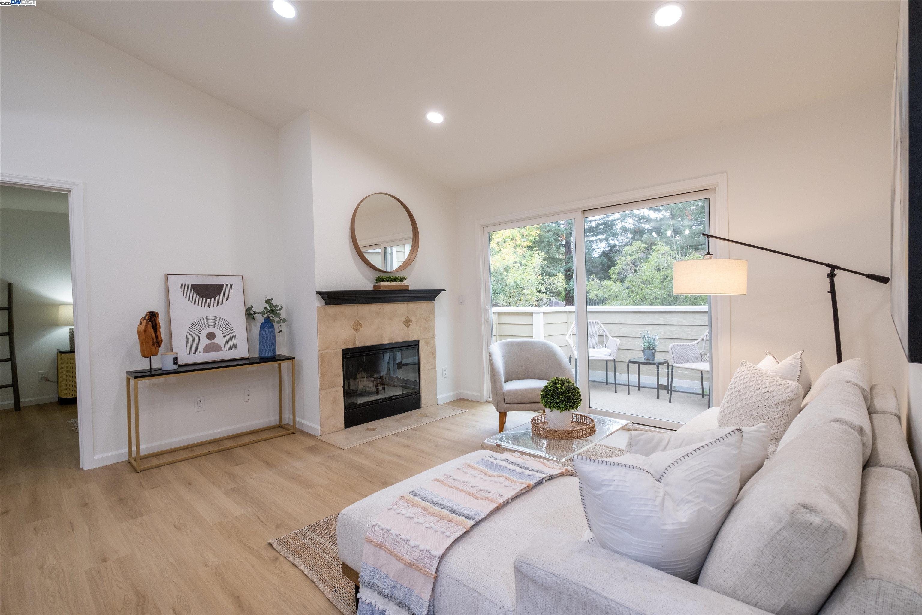 285 Reflections Dr # 23