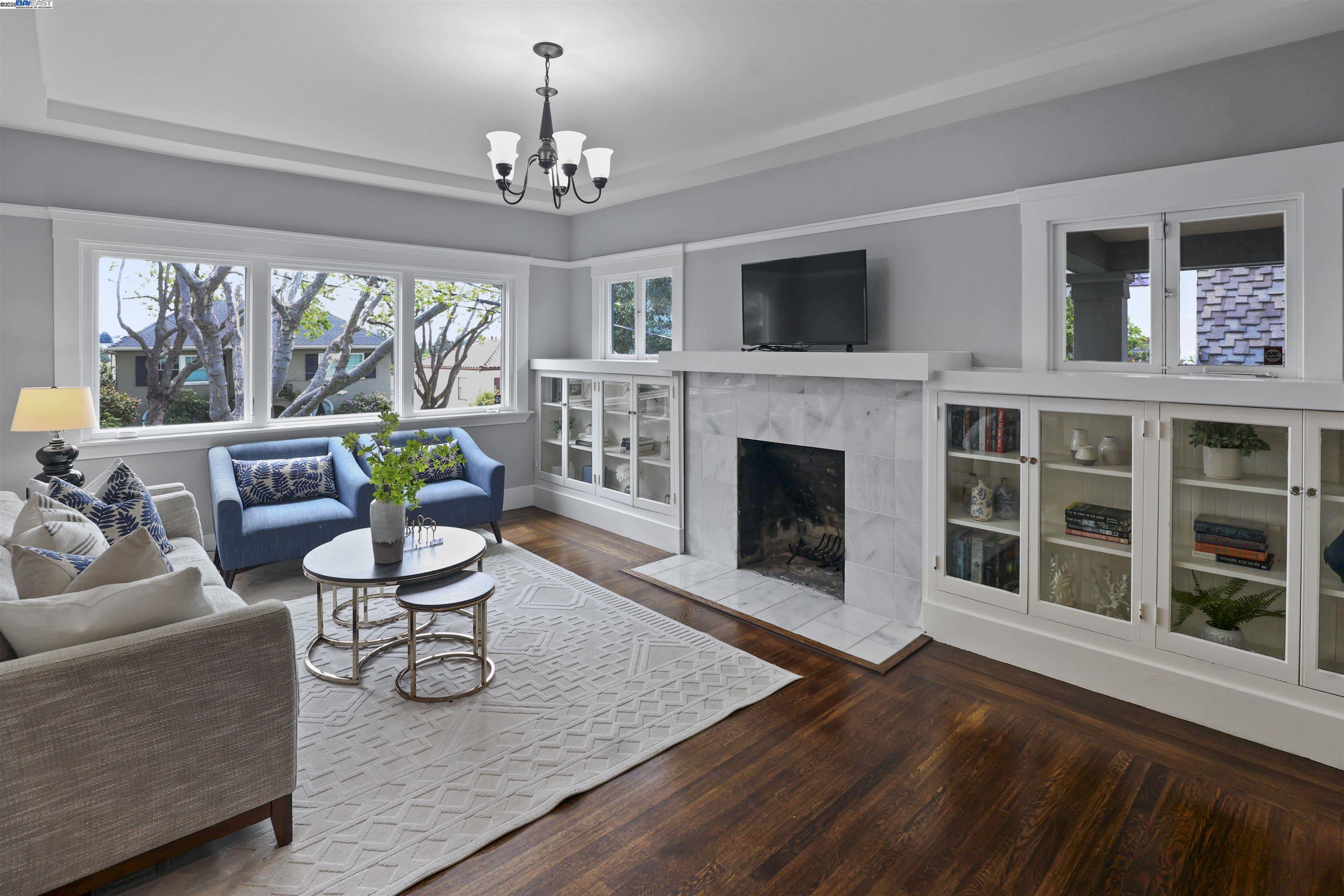 1361 Oakland Ave