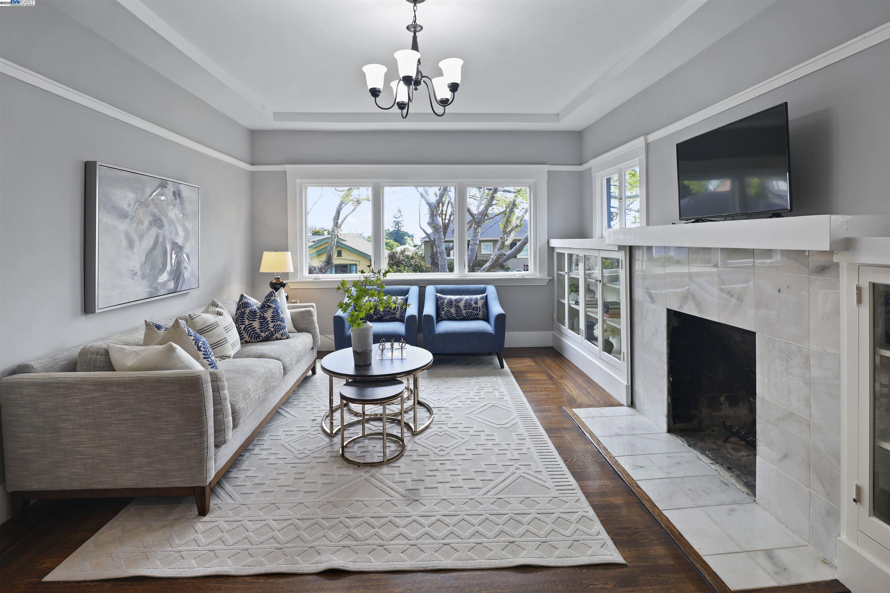 1361 Oakland Ave