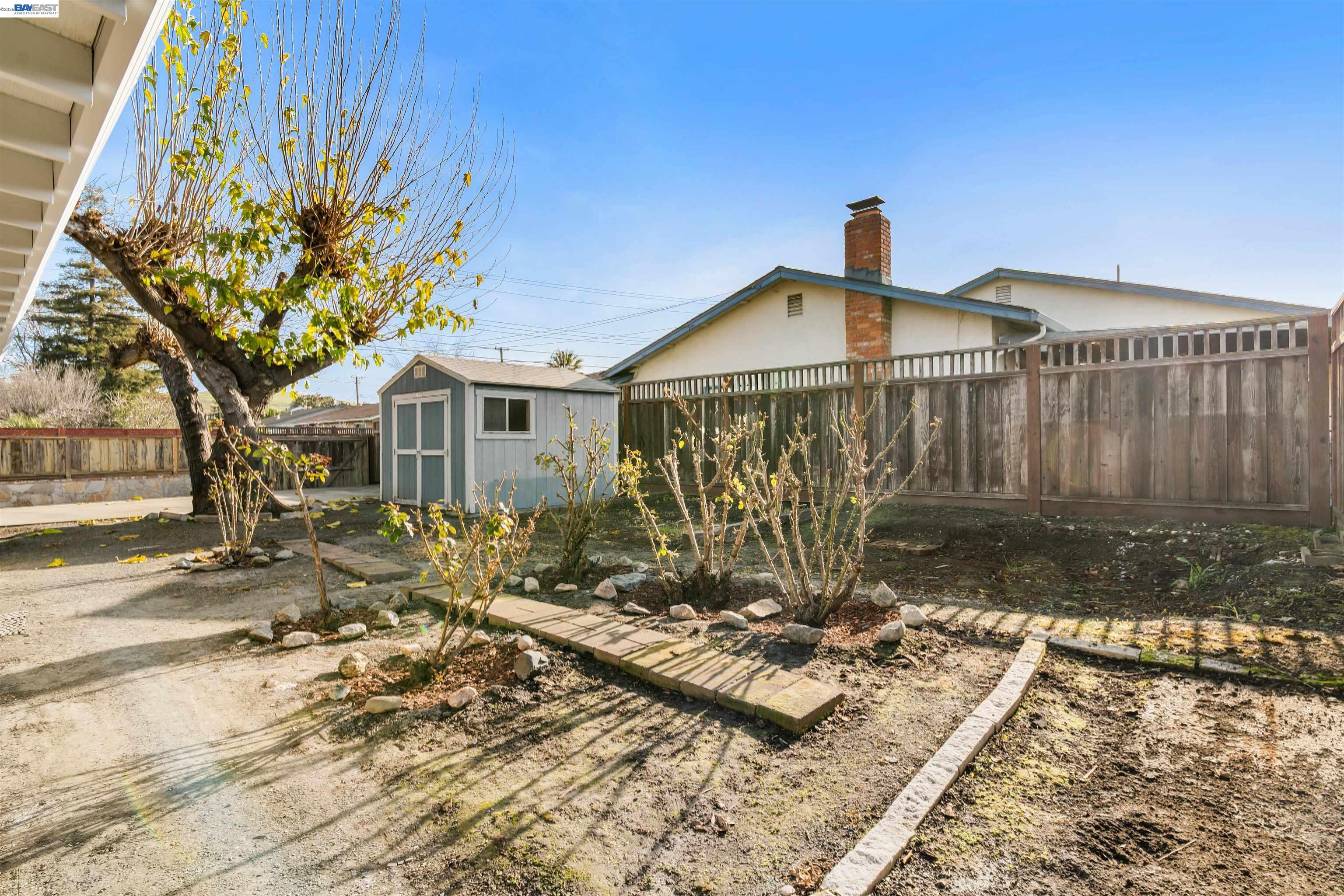 6914 Mansfield Ave