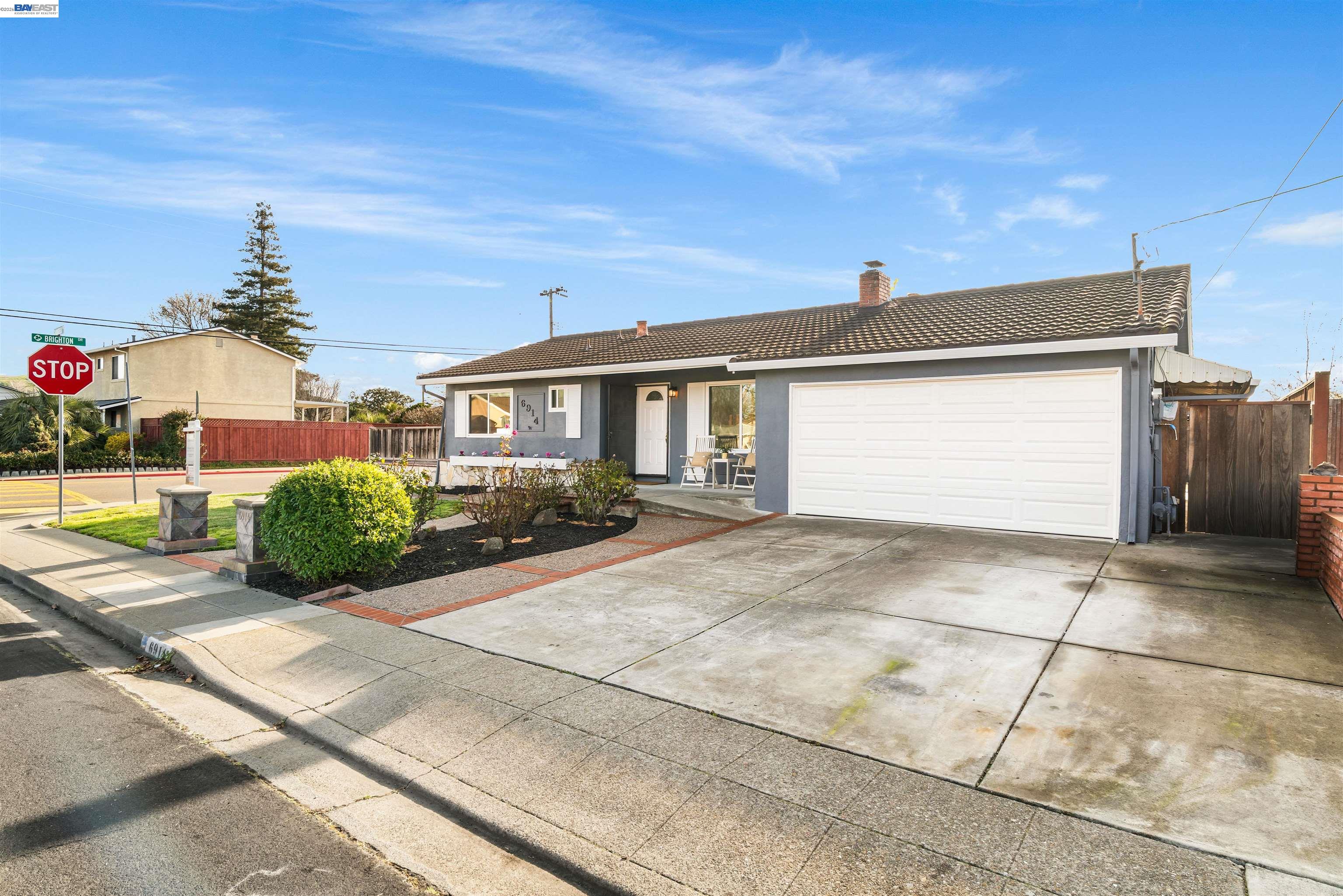6914 Mansfield Ave