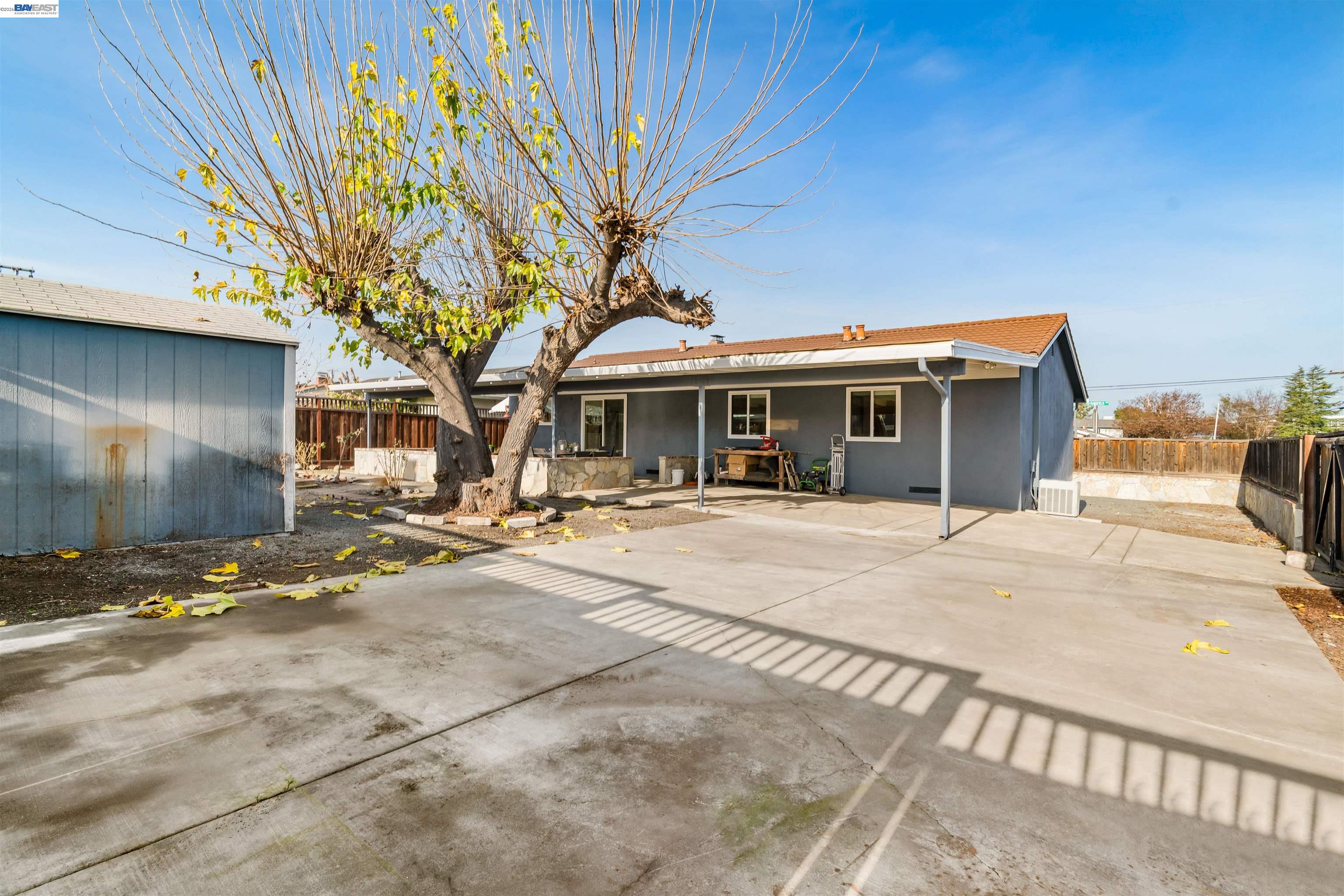 6914 Mansfield Ave