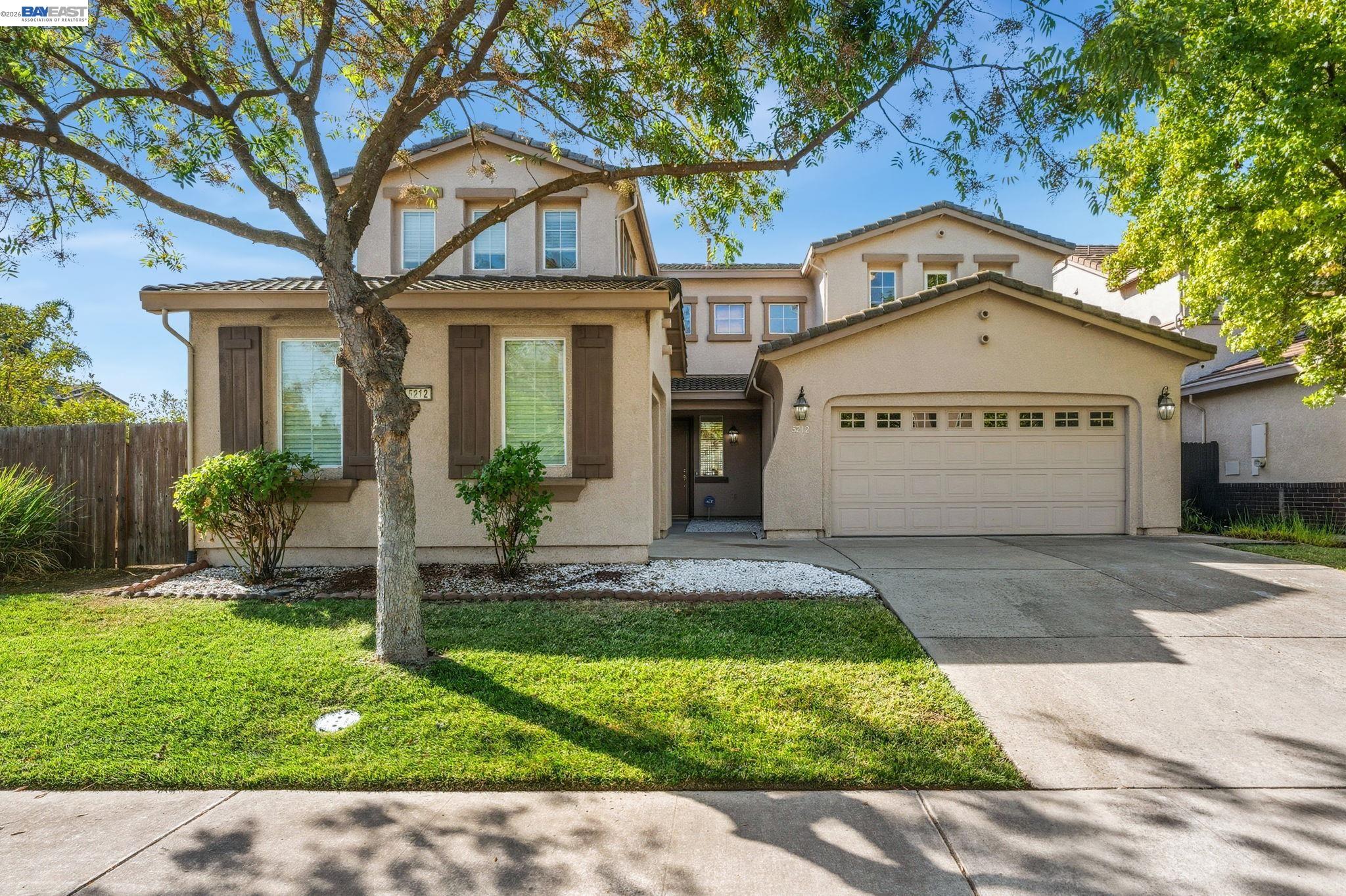 5212 Namath Cir