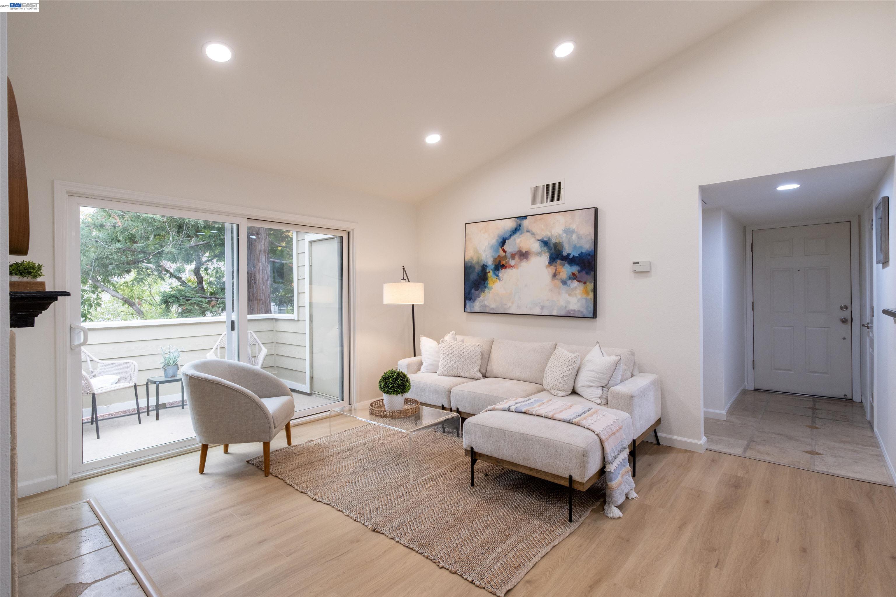 285 Reflections Dr # 23