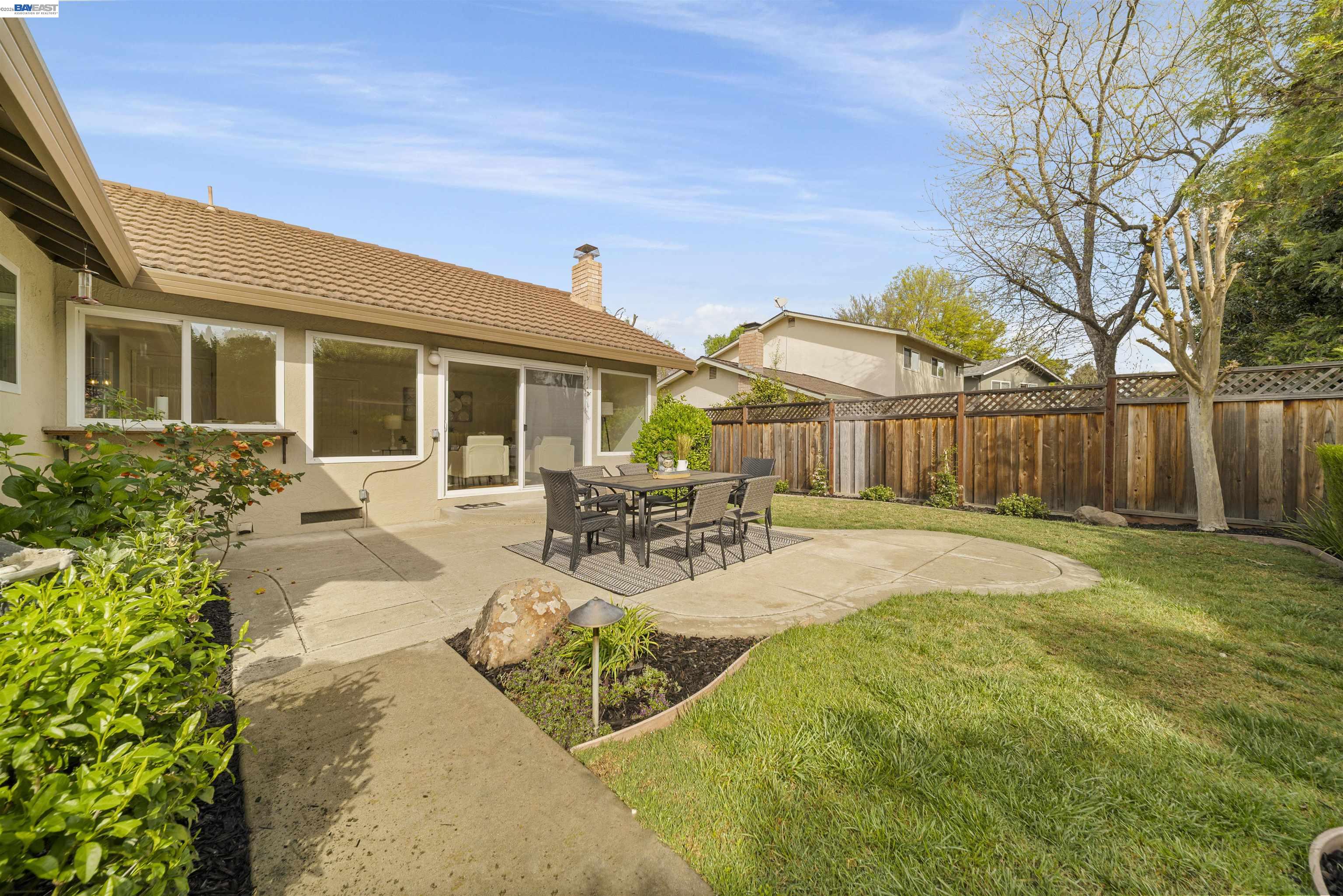 5534 Blackbird Dr