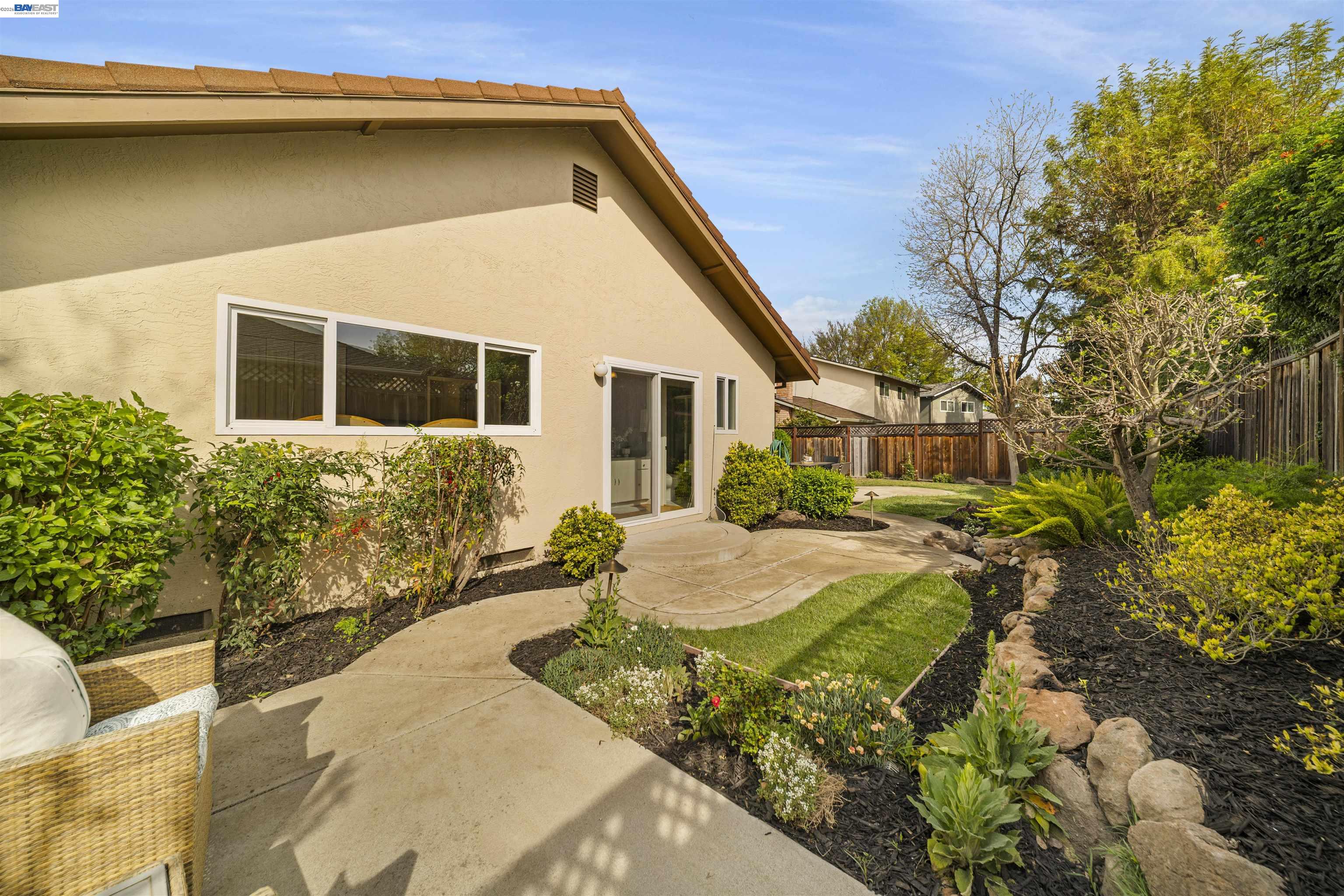 5534 Blackbird Dr