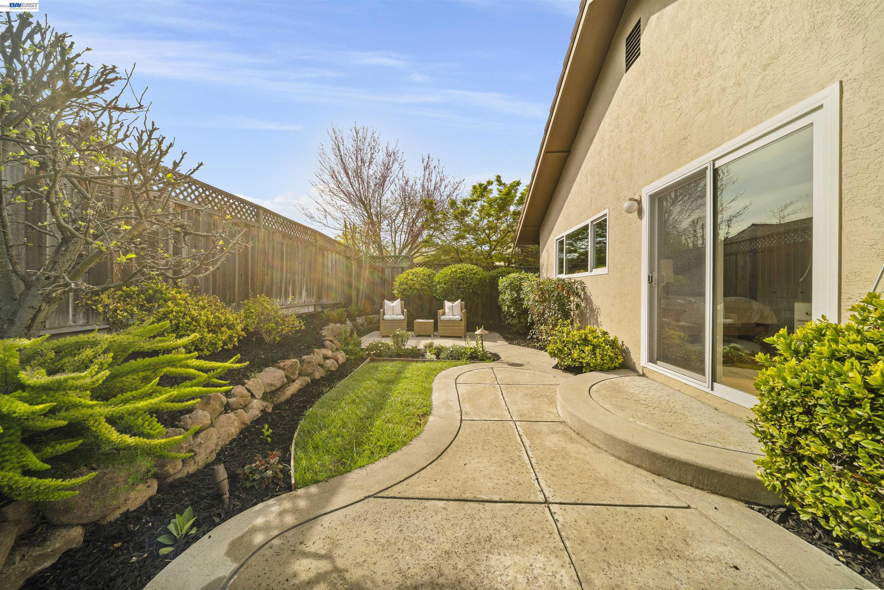 5534 Blackbird Dr