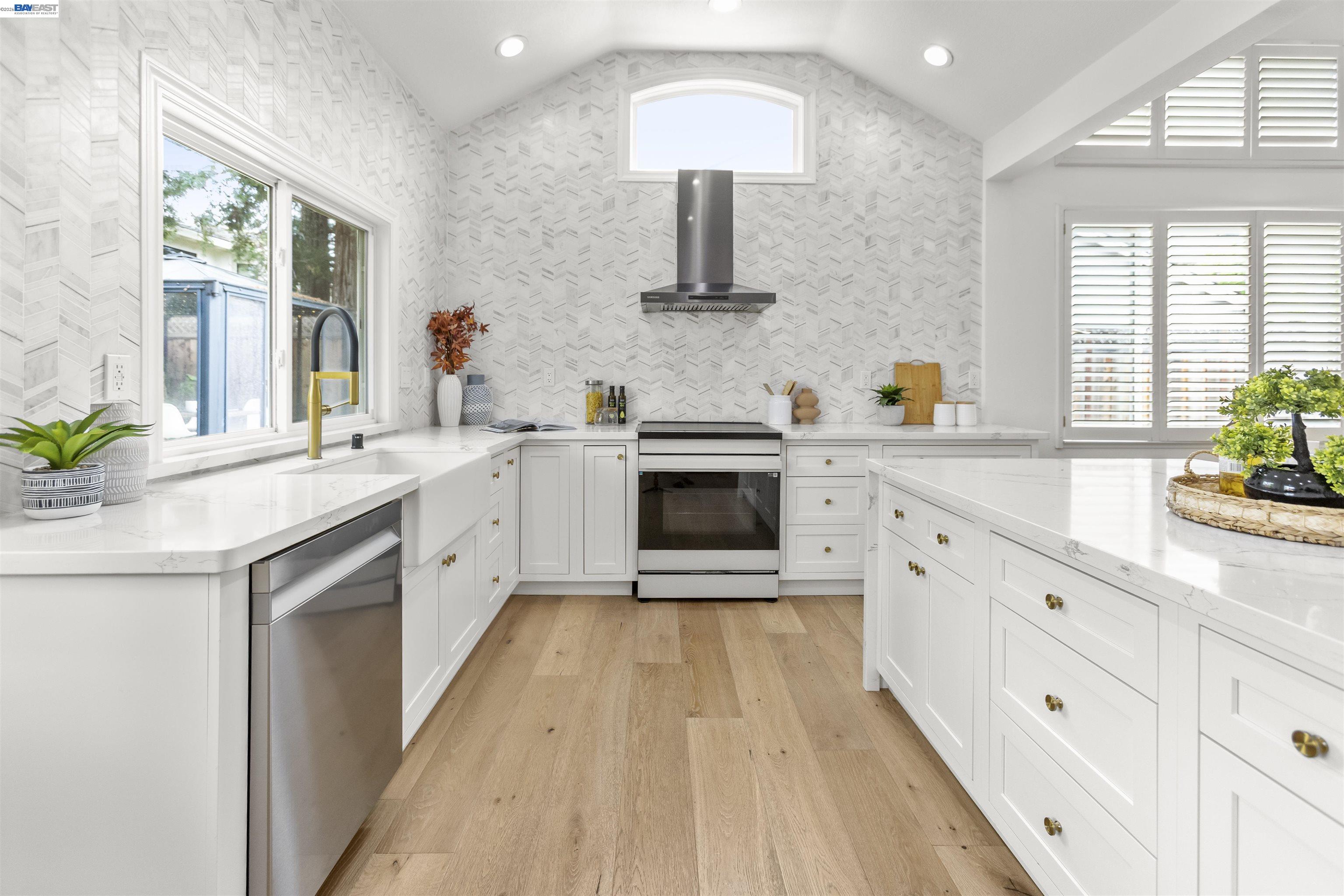 6427 Paseo Santa Maria