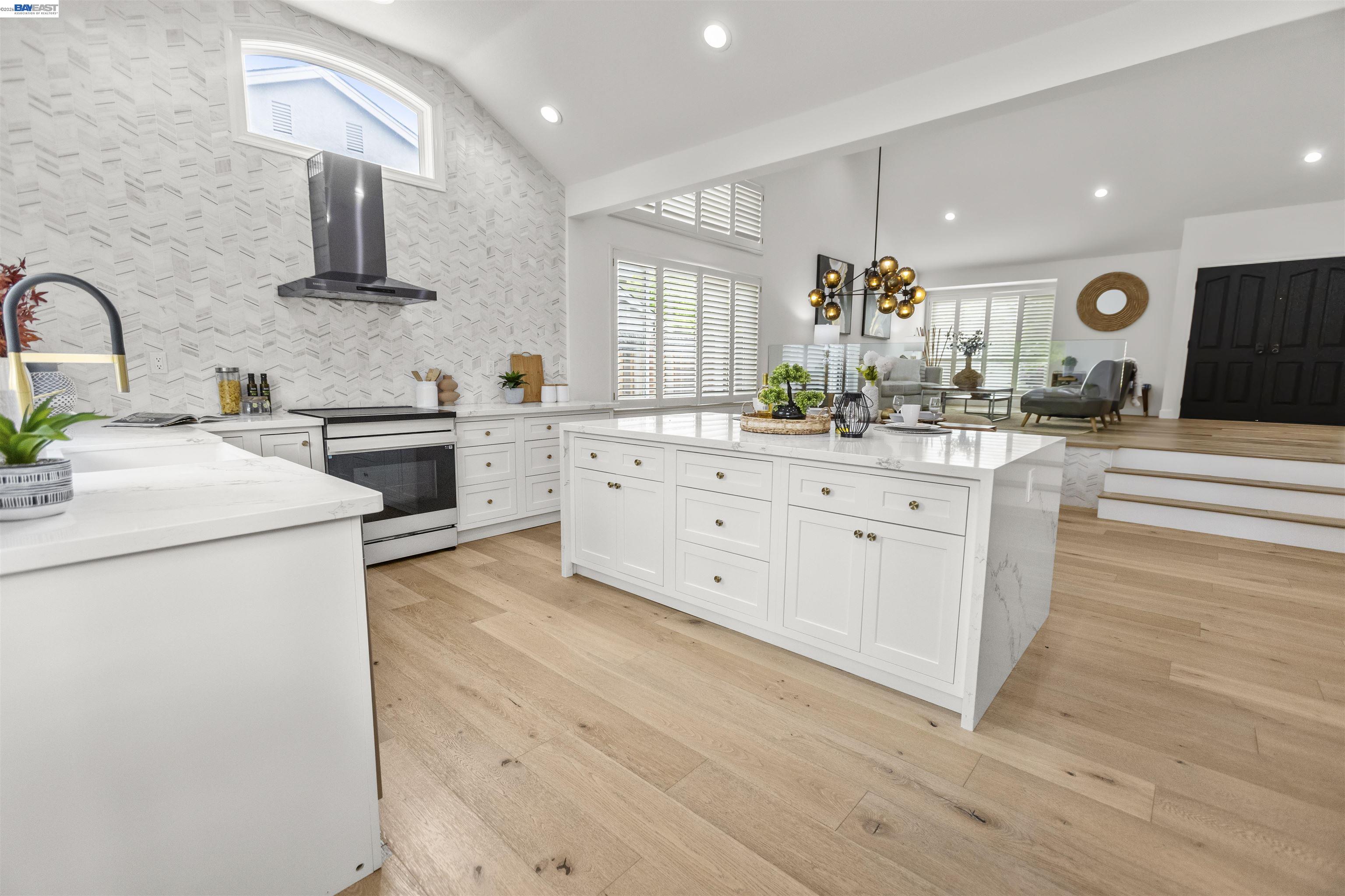 6427 Paseo Santa Maria