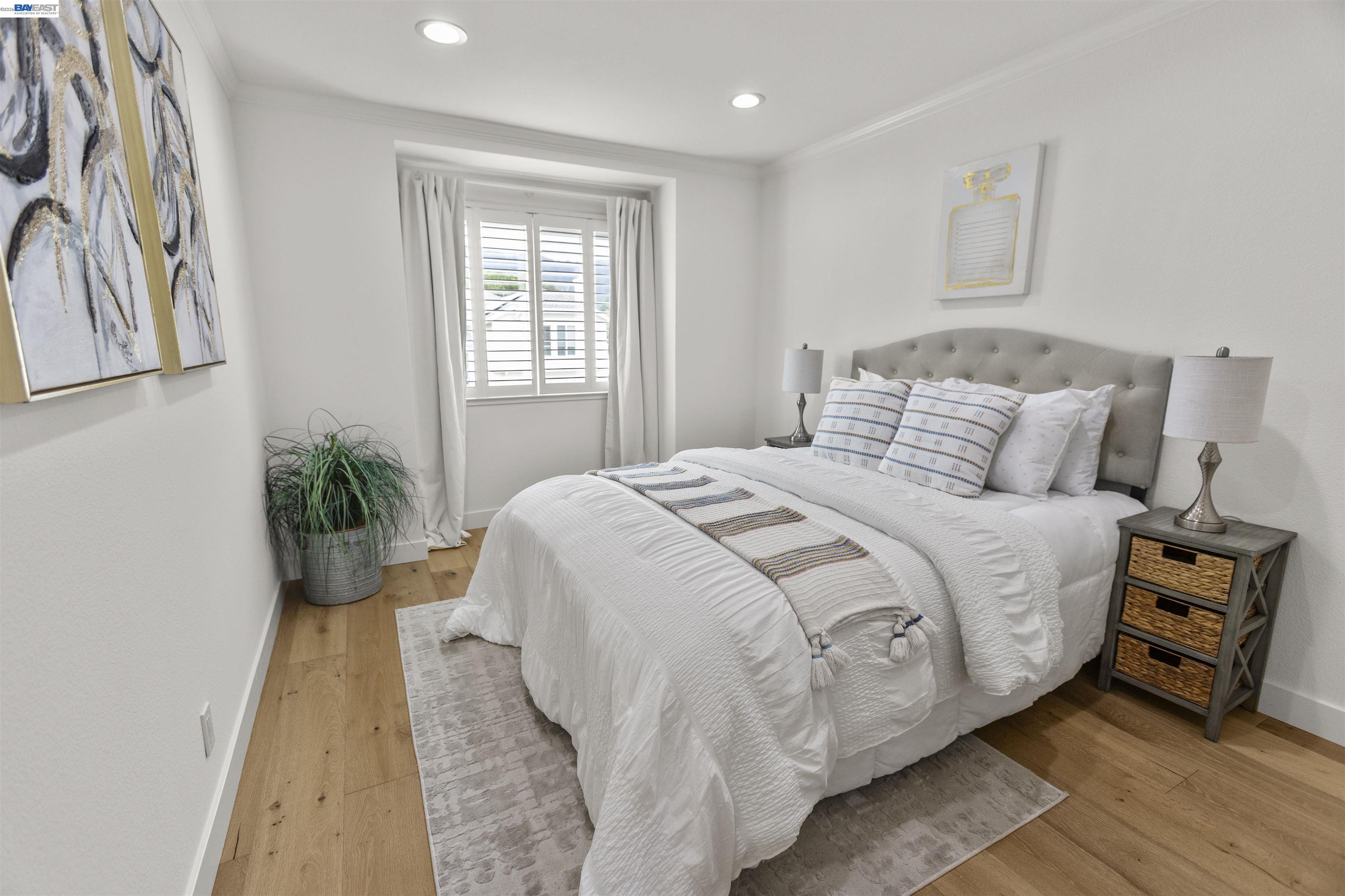 6427 Paseo Santa Maria